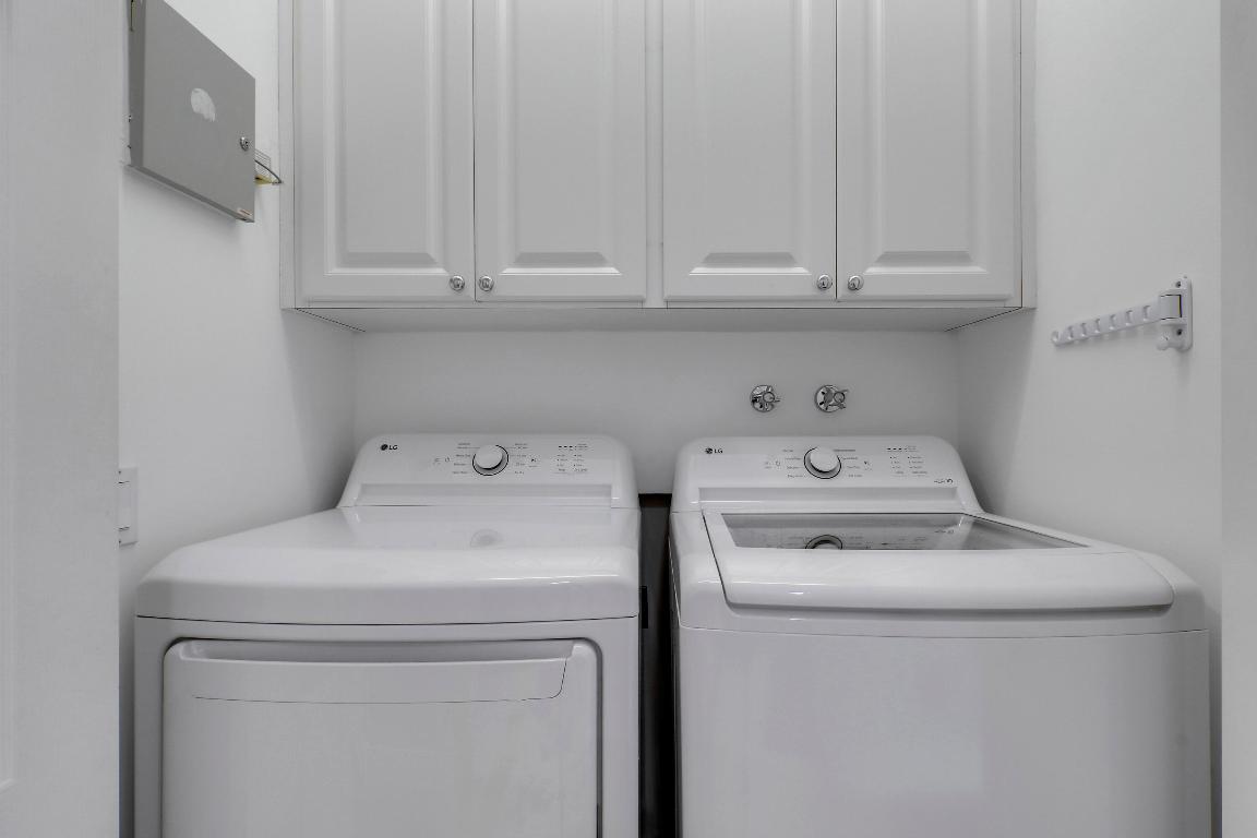 TEQUESTA OAKS - Residential