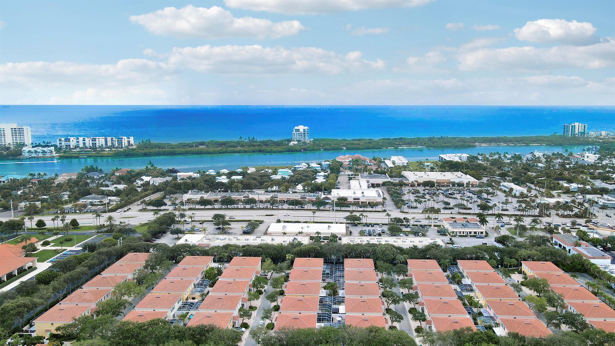 TEQUESTA OAKS - Residential