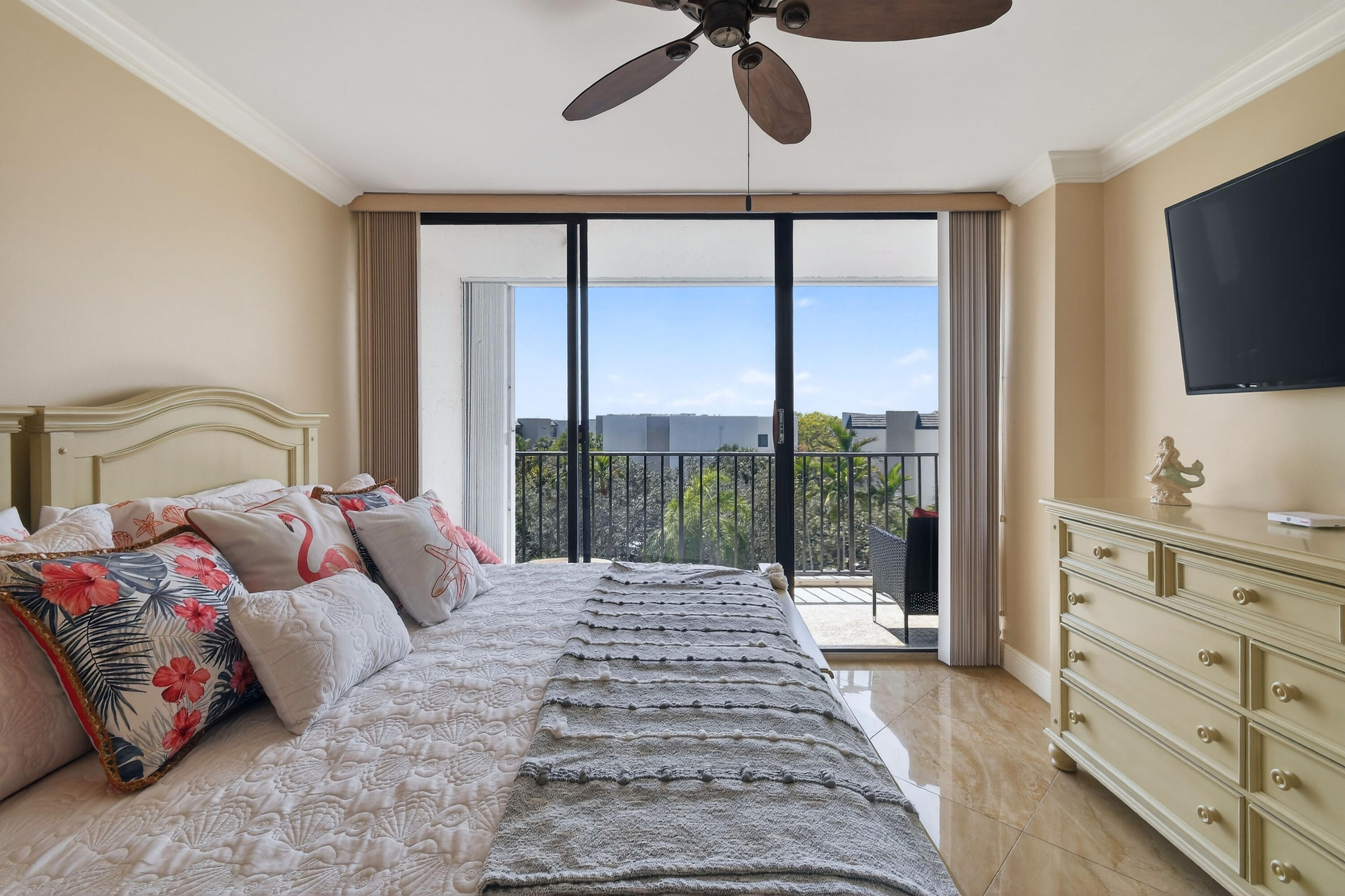 OCEANCREST CONDO APTS - Residential