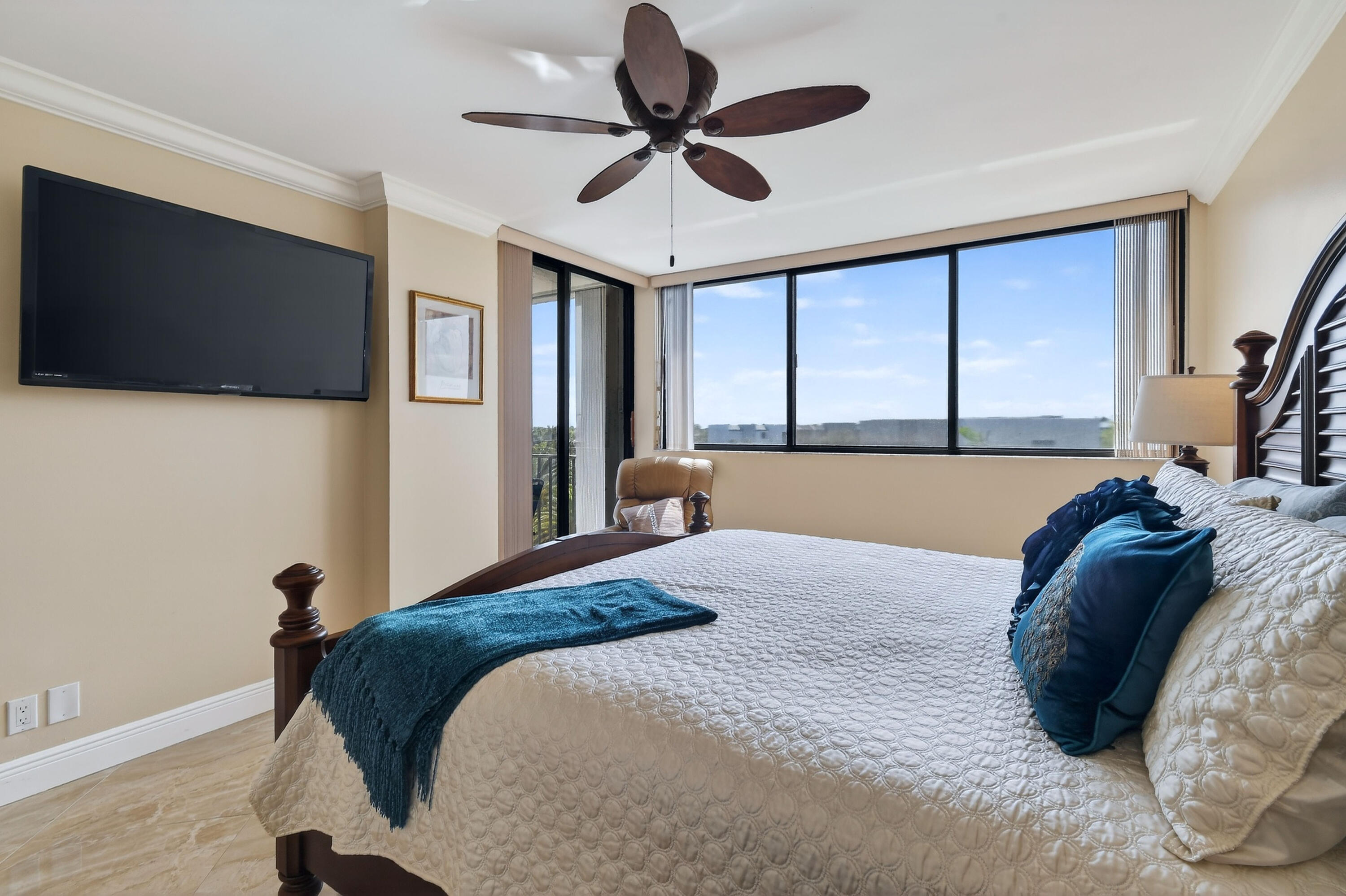 OCEANCREST CONDO APTS - Residential