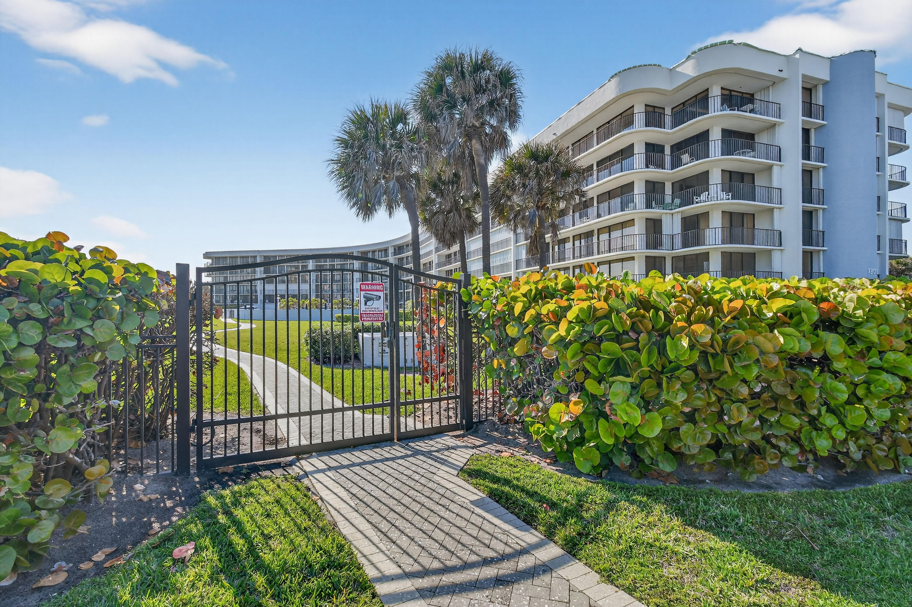 OCEANCREST CONDO APTS - Residential