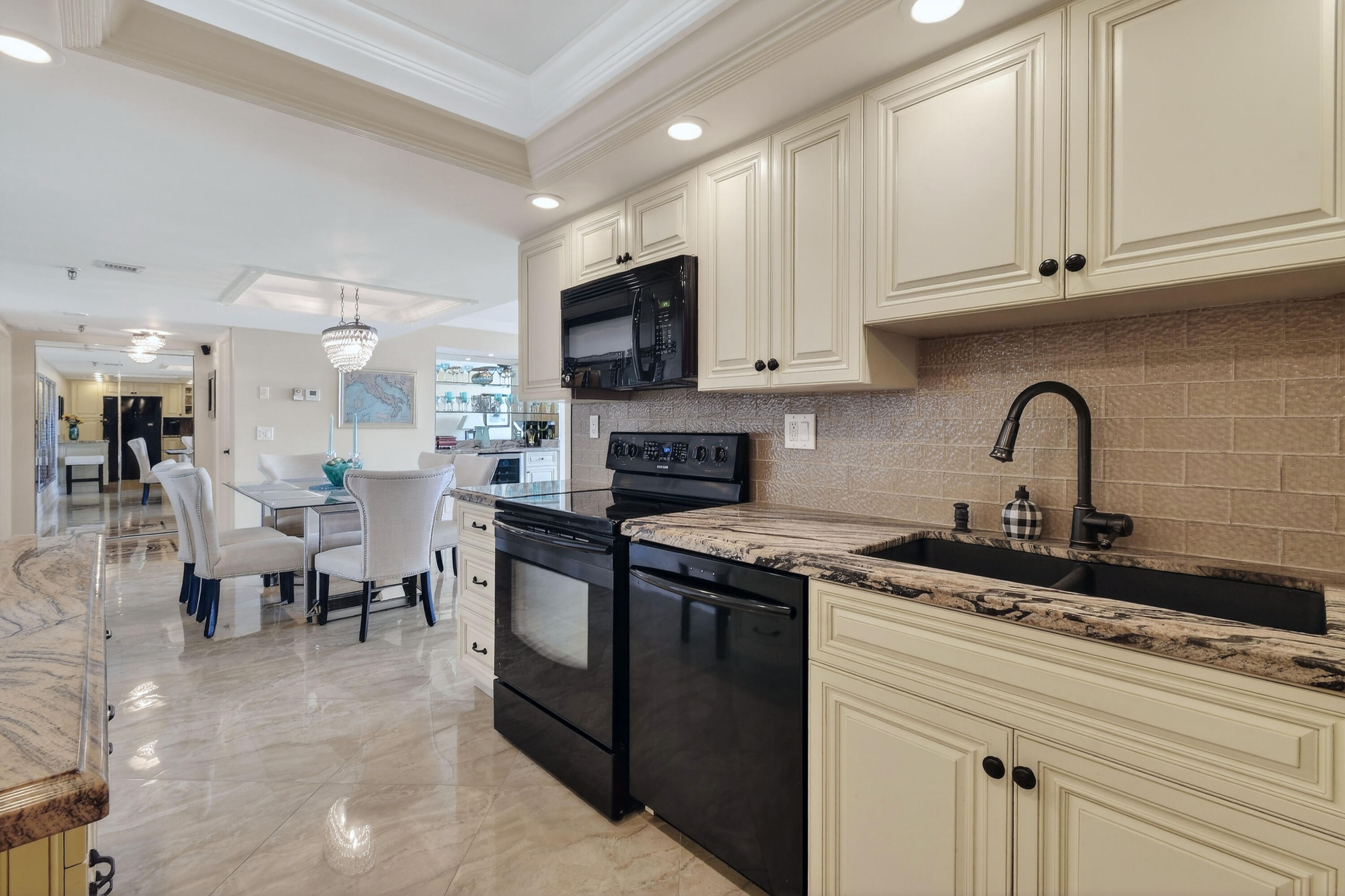 OCEANCREST CONDO APTS - Residential