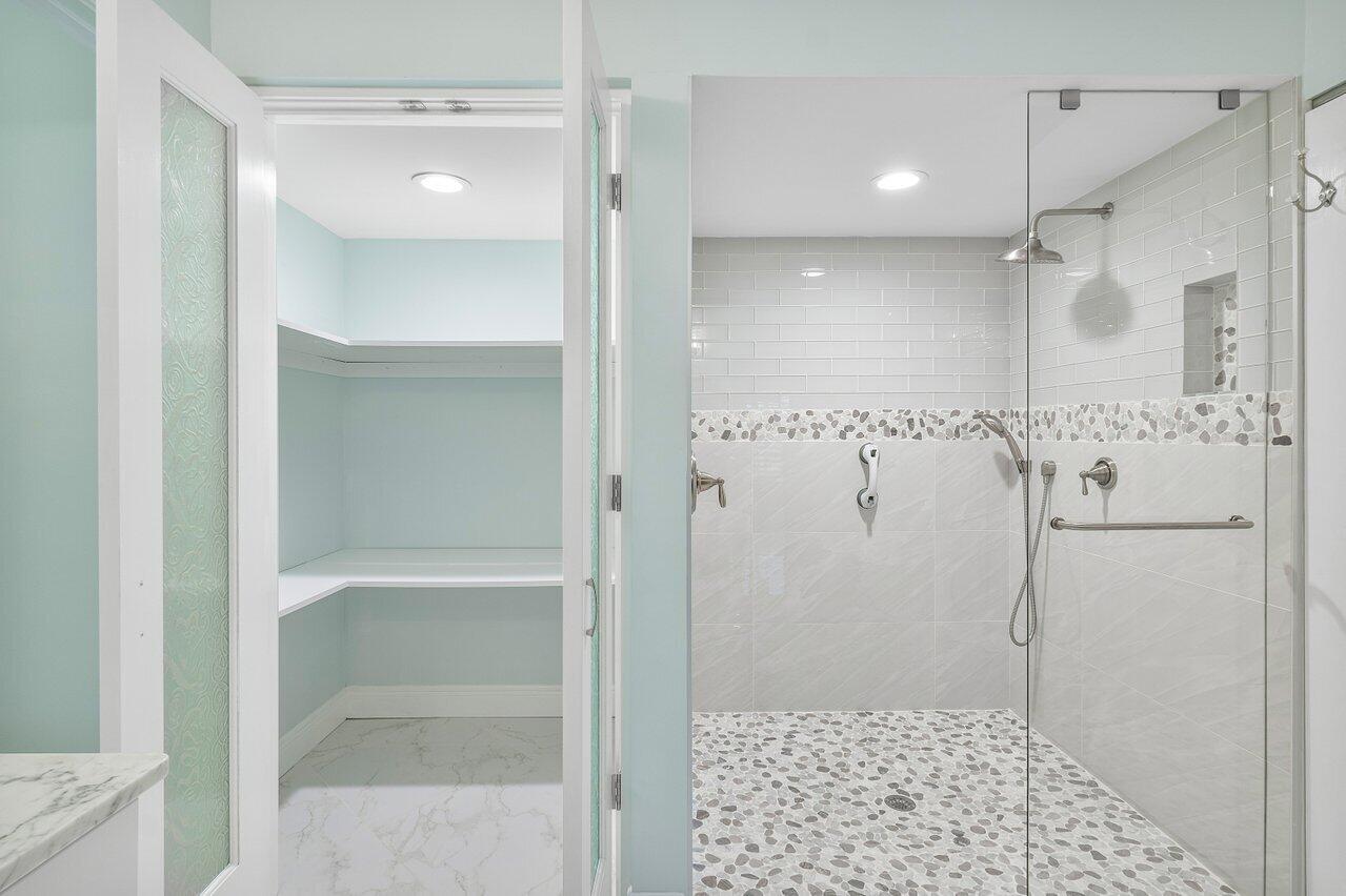 ABERDEEN 4 - Residential