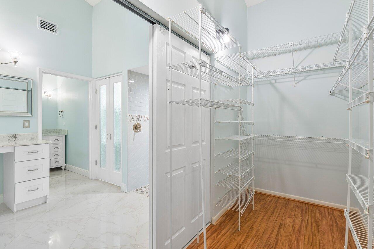 ABERDEEN 4 - Residential