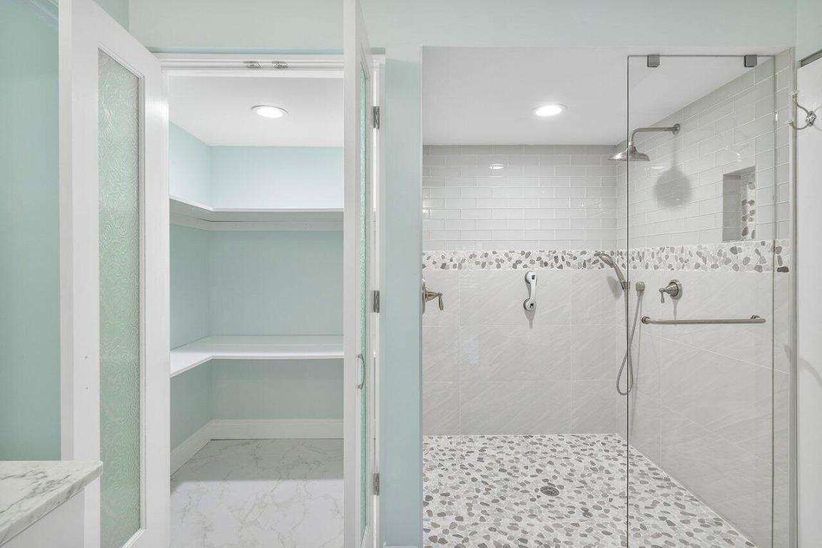 ABERDEEN 4 - Residential