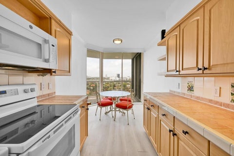 Tiny photo for 3640 Yacht Club Drive #1501, Aventura, FL 33180 (MLS # B26090879)
