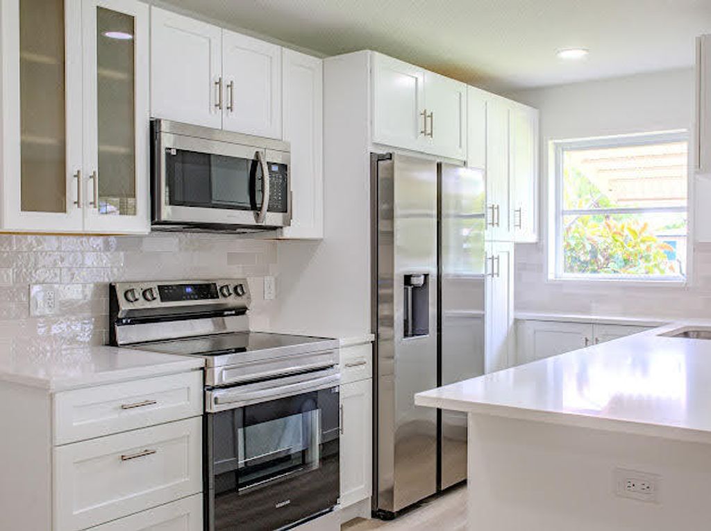 Photo of 1007 South Drive #B, Delray Beach, FL 33445 (MLS # B26019260)