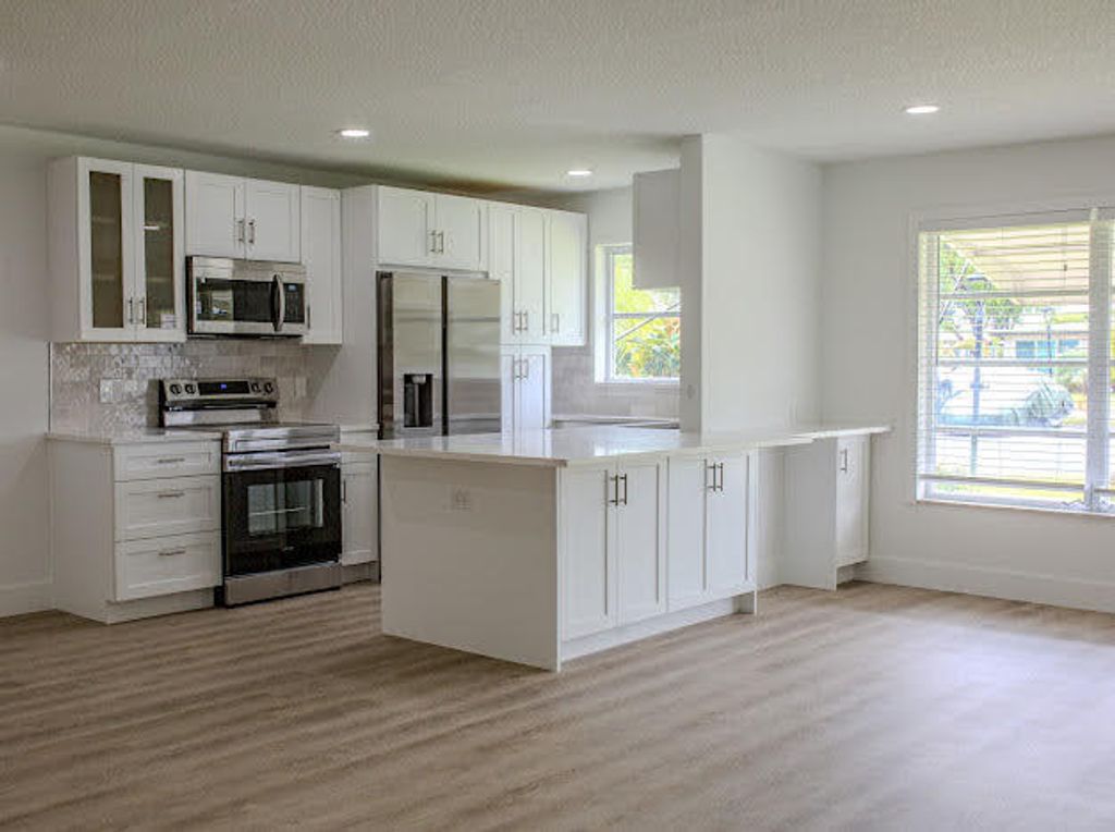 Photo of 1007 South Drive #B, Delray Beach, FL 33445 (MLS # B26019260)