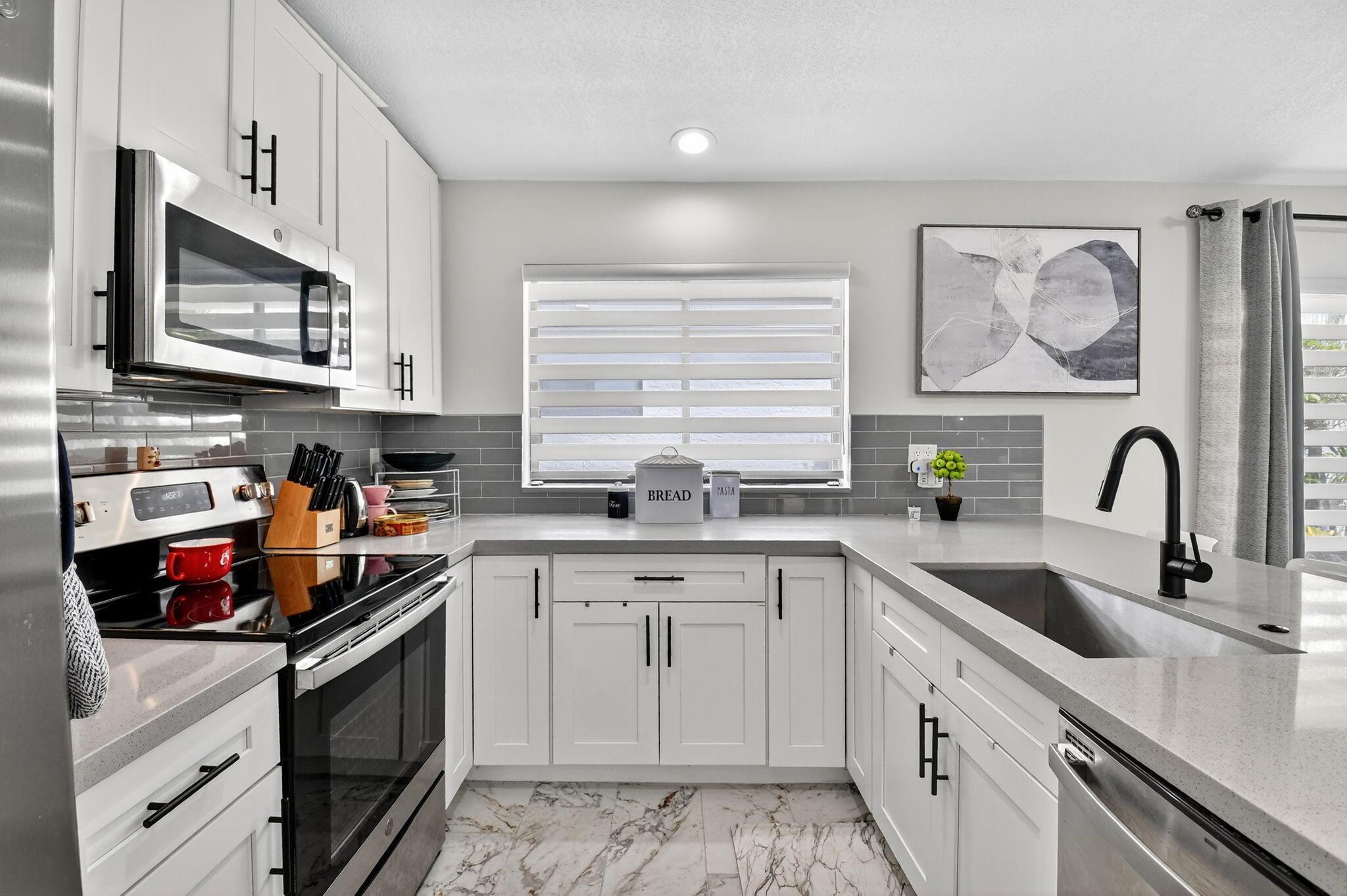 5588 Ainsley Court
