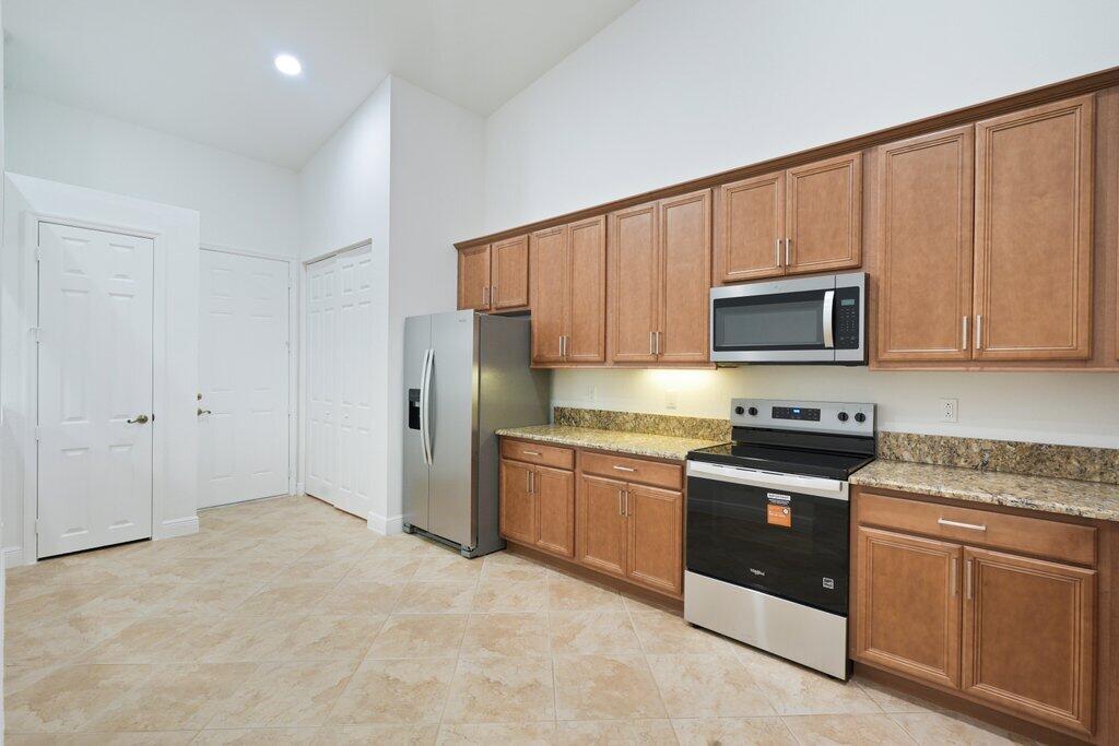 6475 Oxford Circle 102B