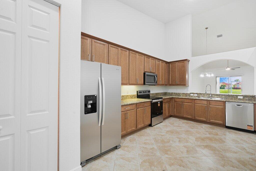 6475 Oxford Circle 102B
