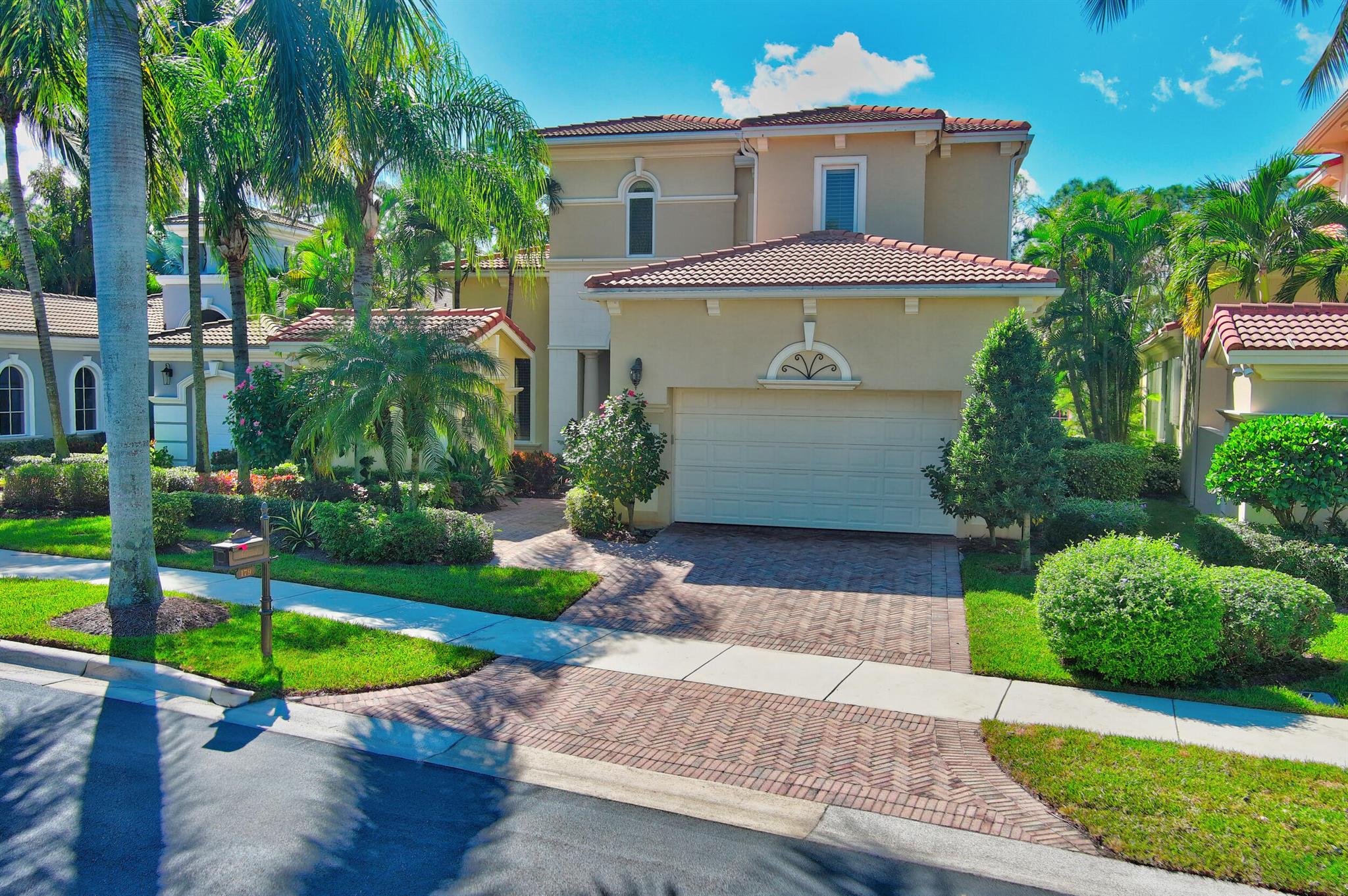 MIRASOL PAR 16 - Residential