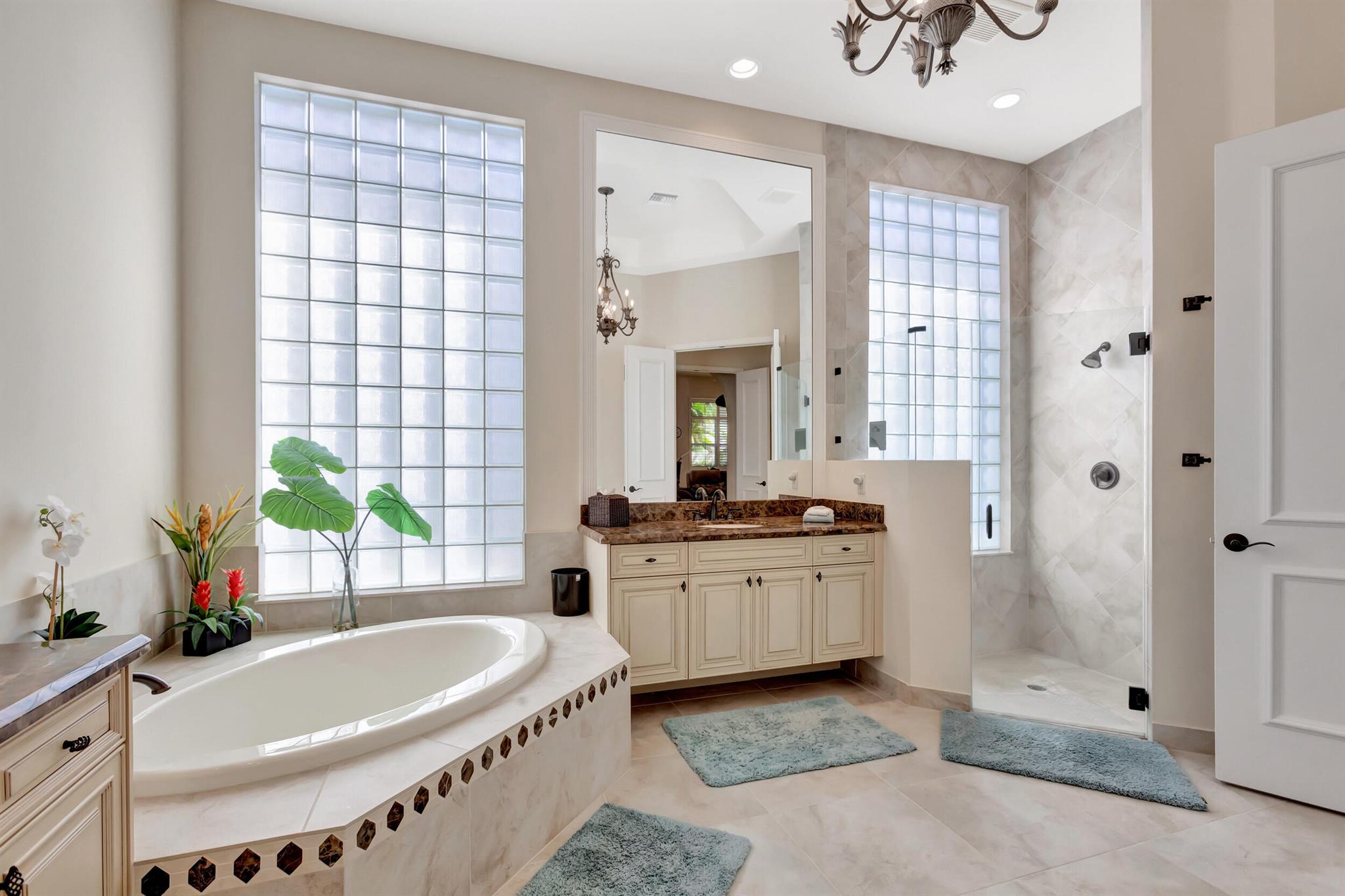 MIRASOL PAR 16 - Residential