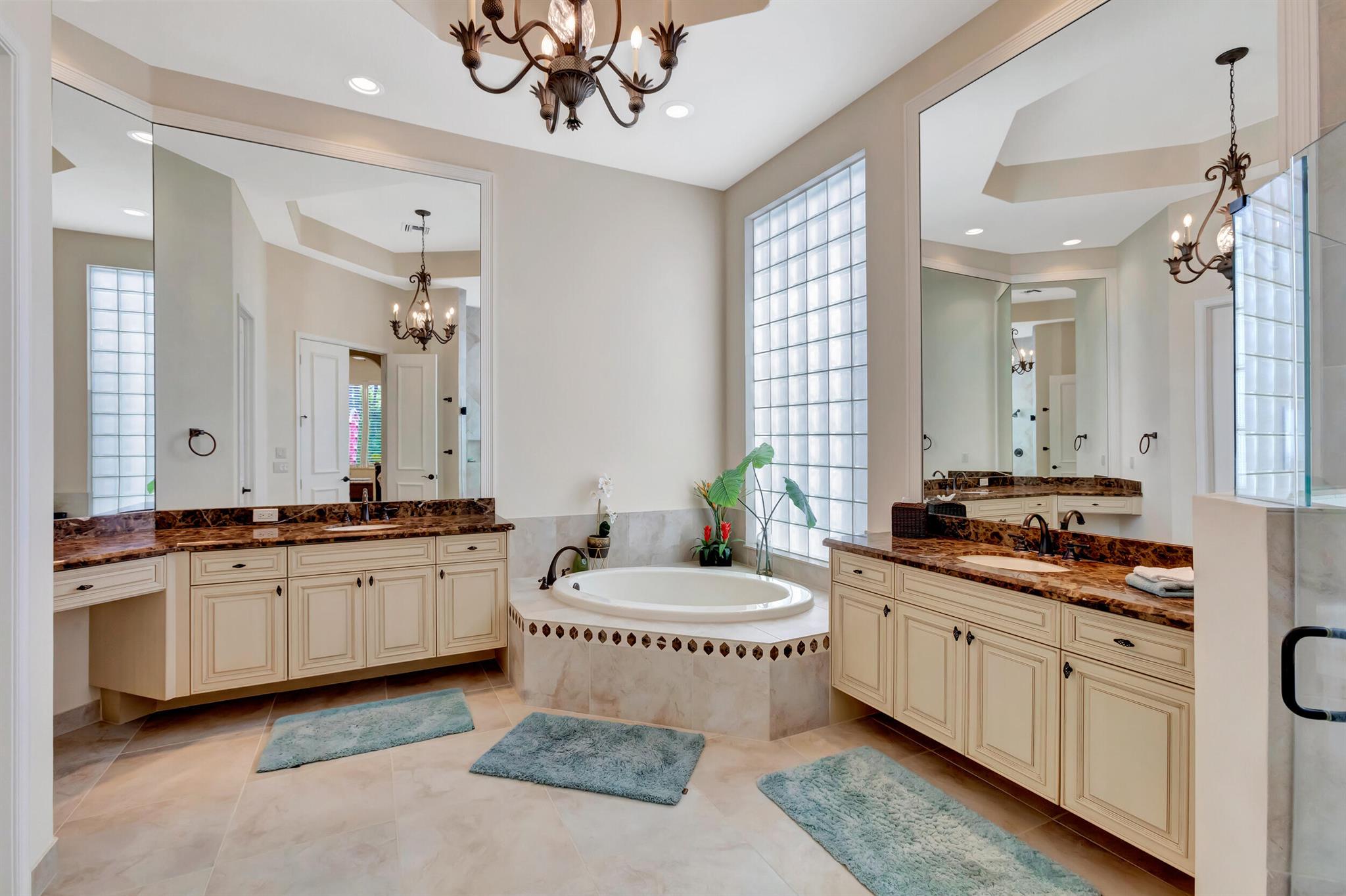 MIRASOL PAR 16 - Residential