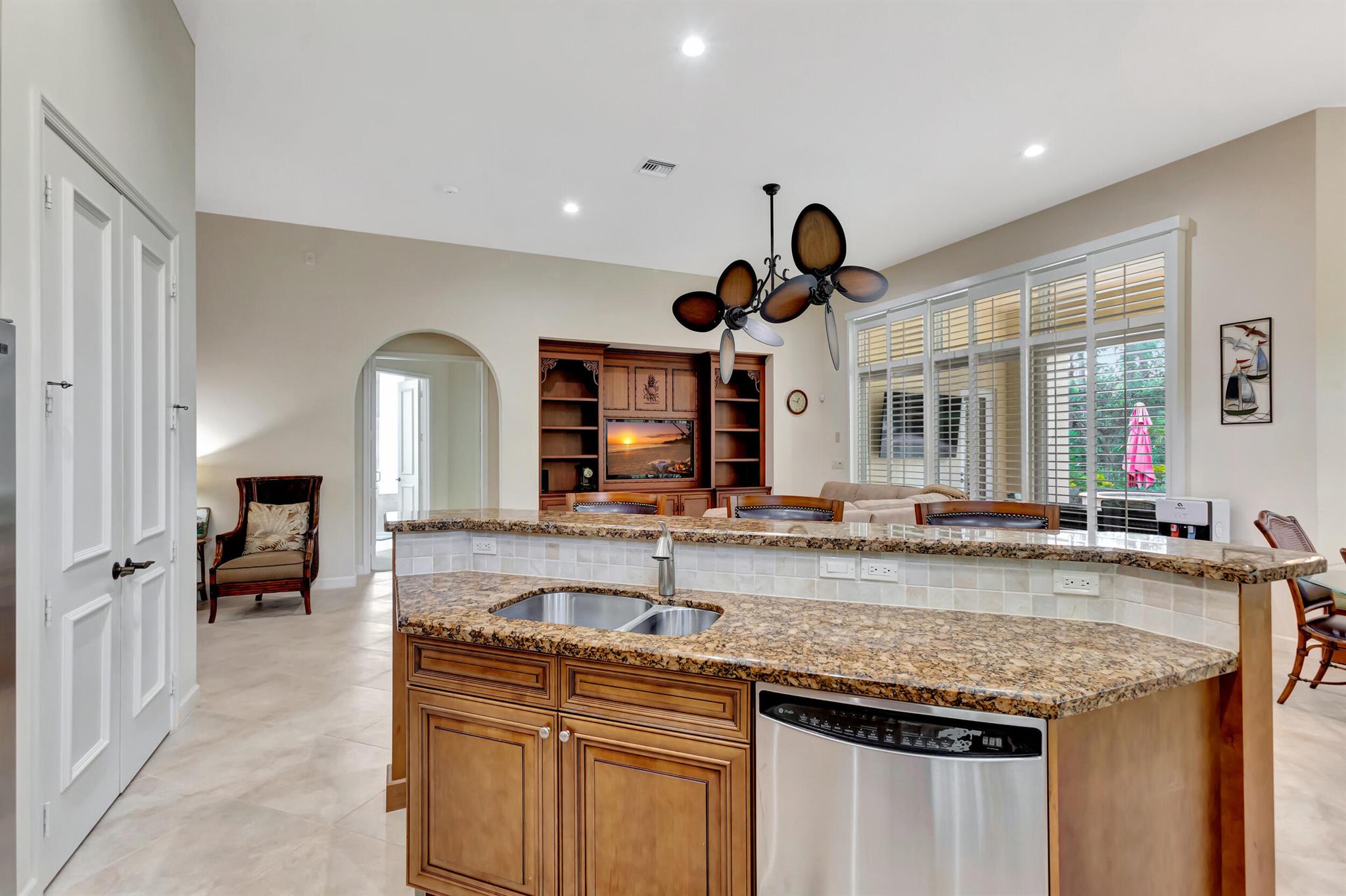 MIRASOL PAR 16 - Residential