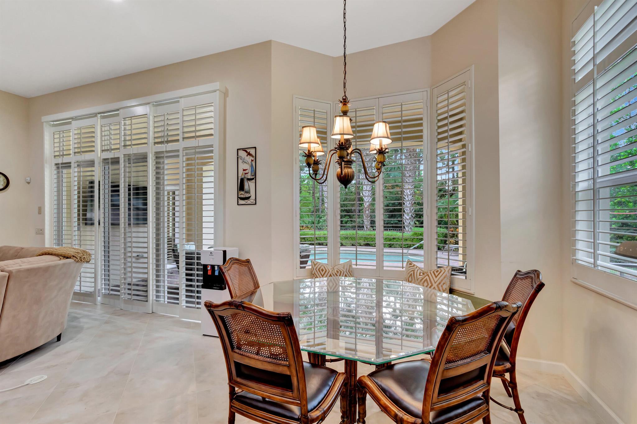 MIRASOL PAR 16 - Residential