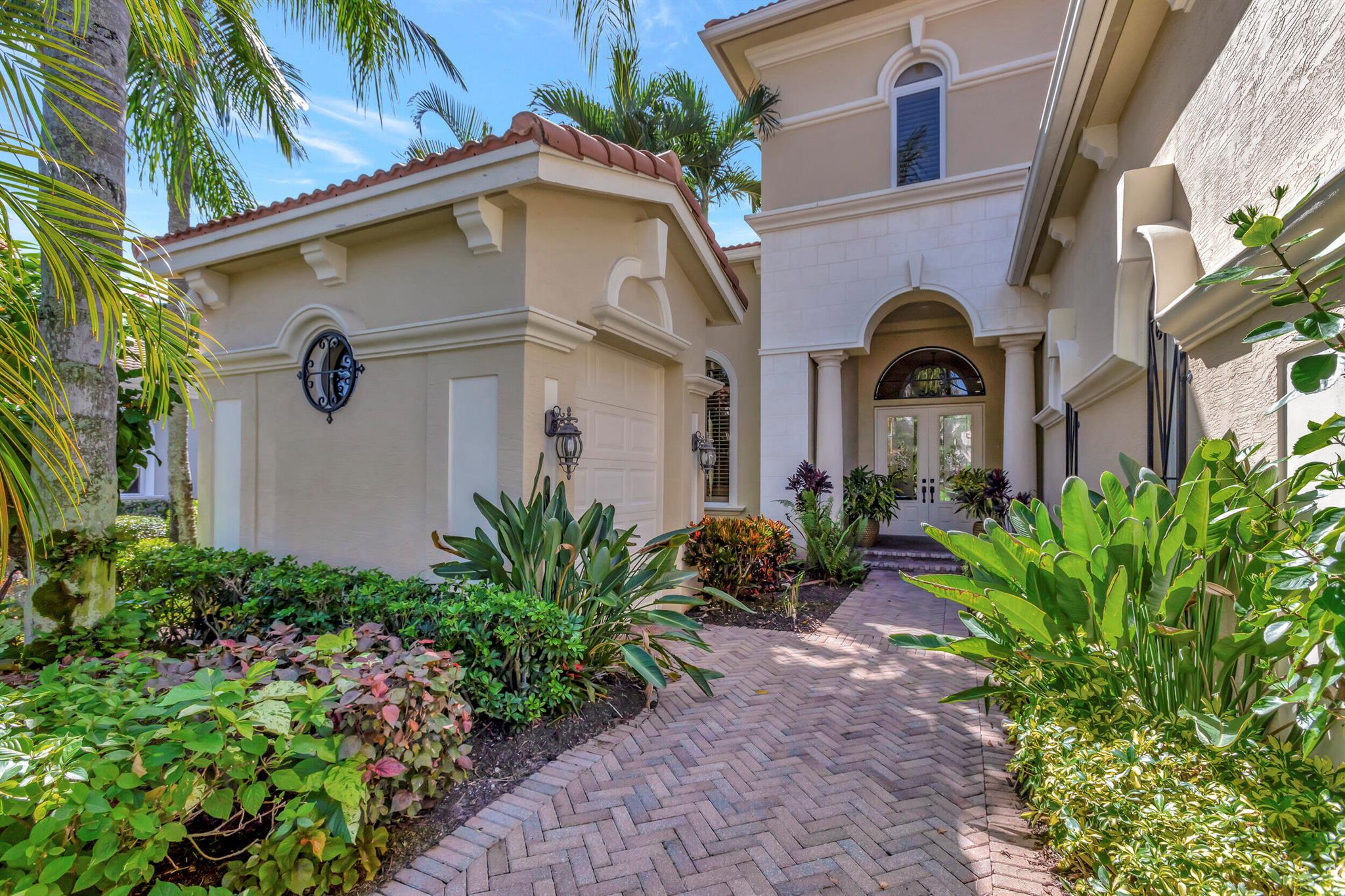 MIRASOL PAR 16 - Residential