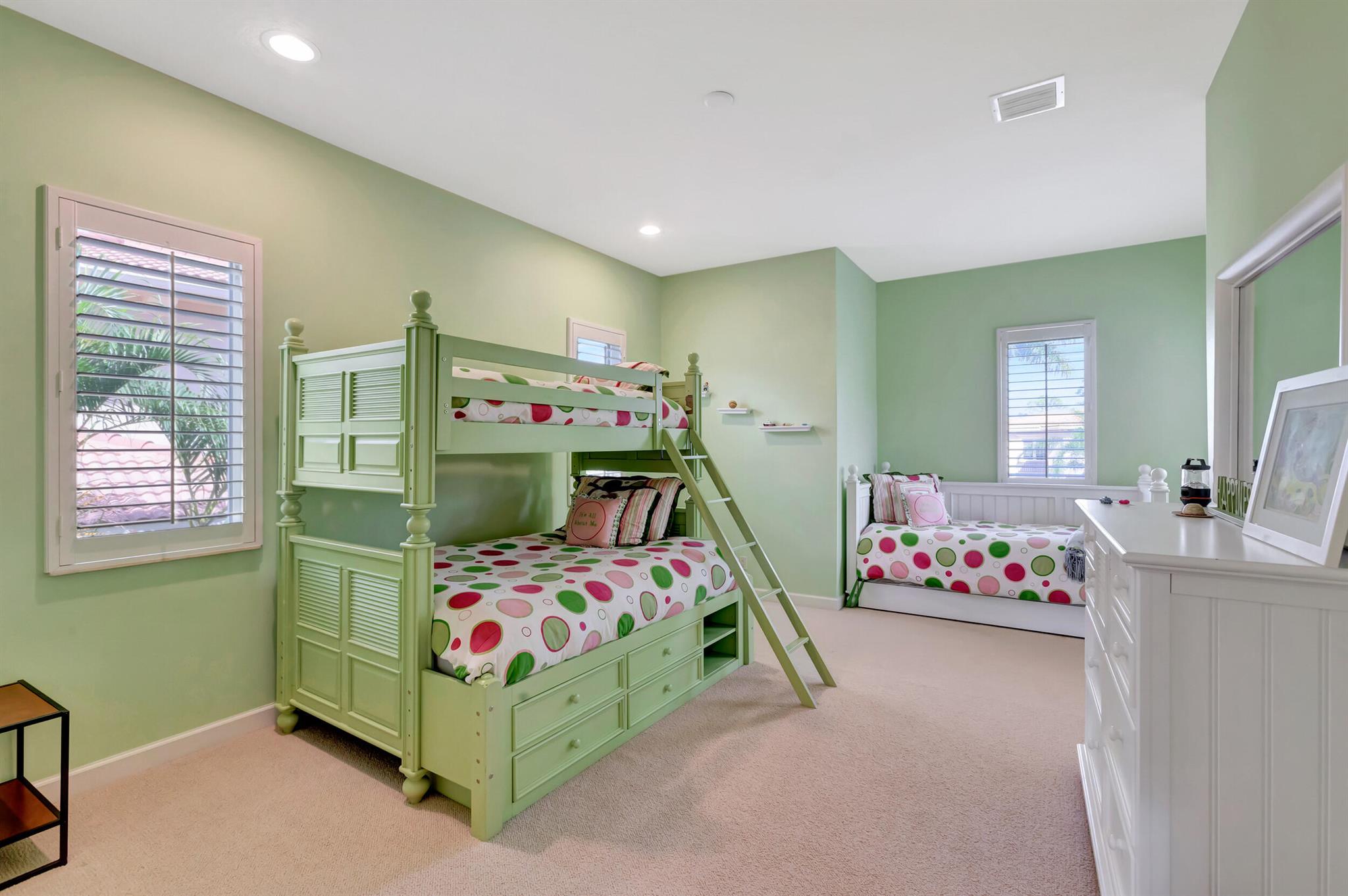 MIRASOL PAR 16 - Residential