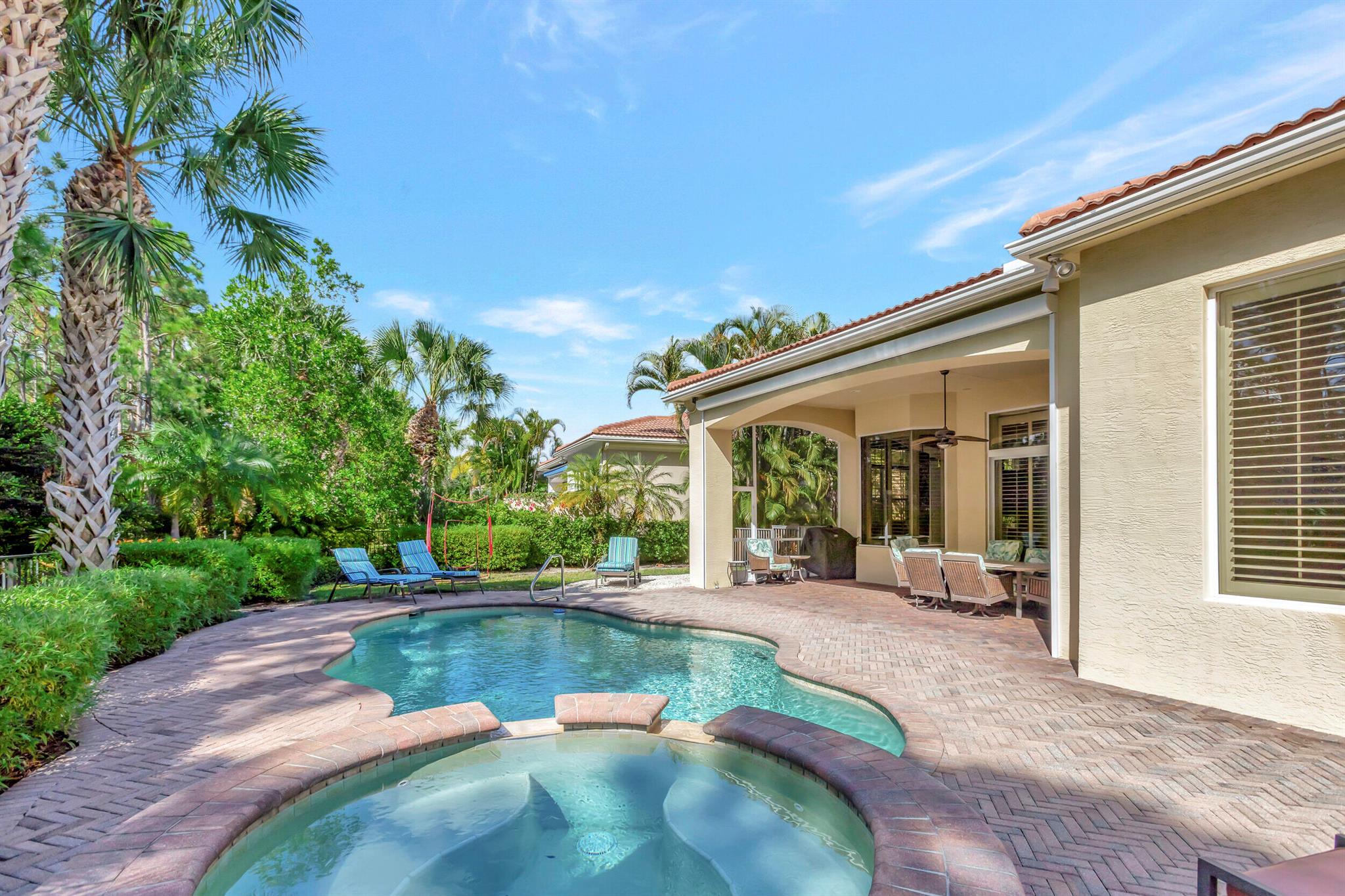 MIRASOL PAR 16 - Residential