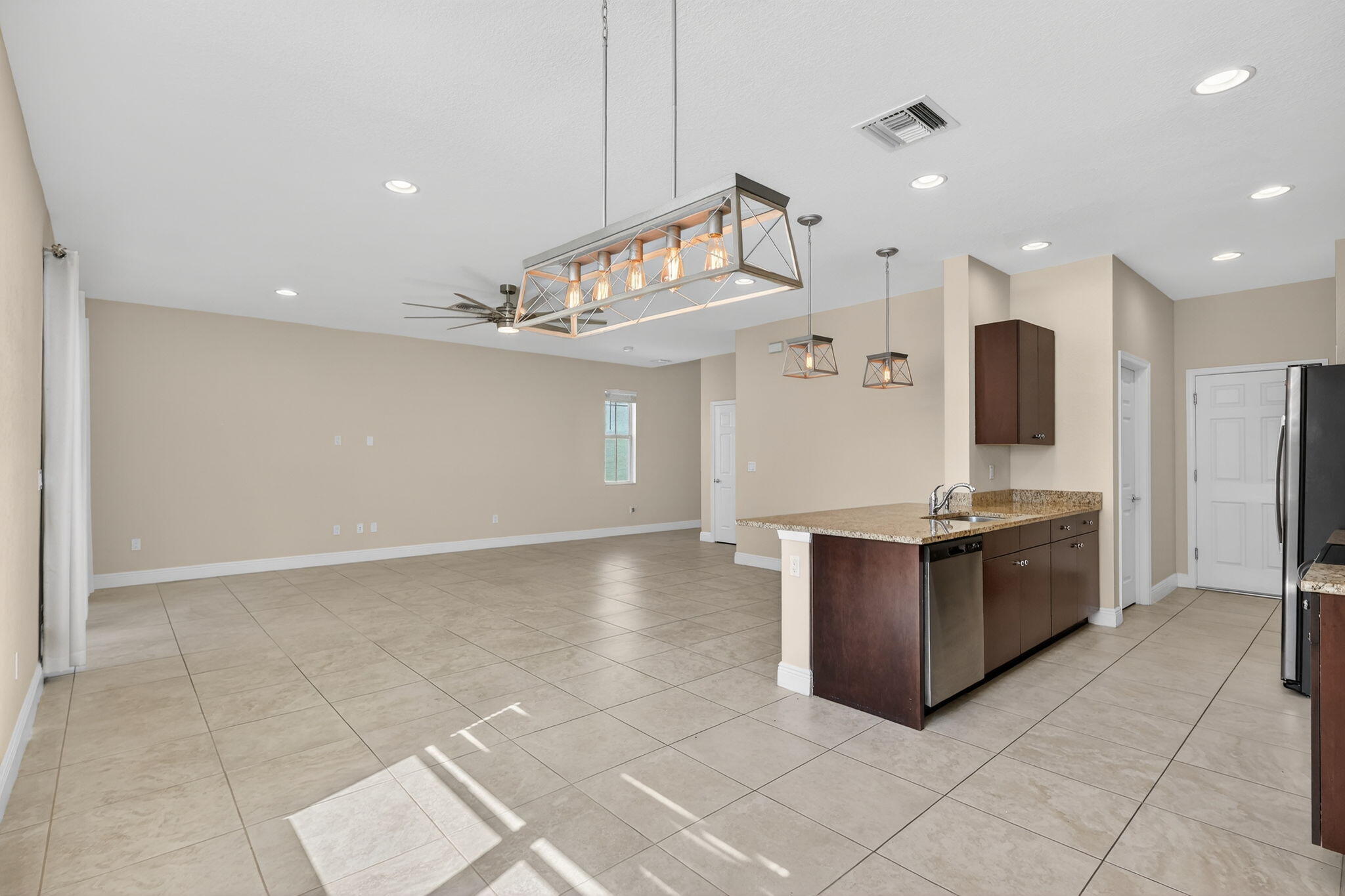 VIZCAYA FALLS PLAT 2 - Residential Lease
