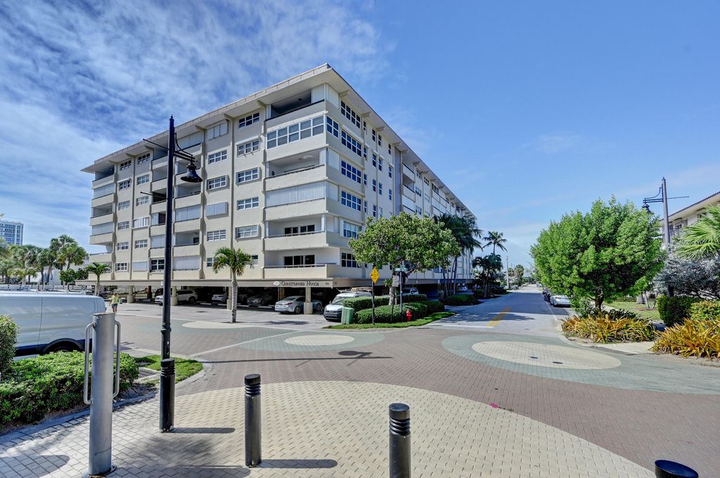 Photo of 401 Briny Avenue #708, Pompano Beach, FL 33062 (MLS # B26026492)