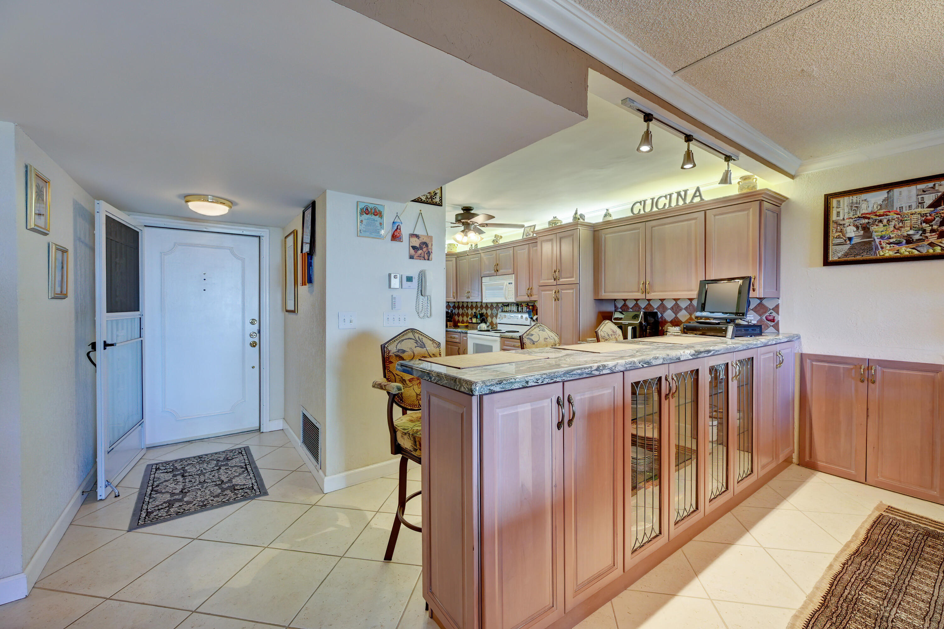 CHRISTOPHER HOUSE CONDO APTS - Residential