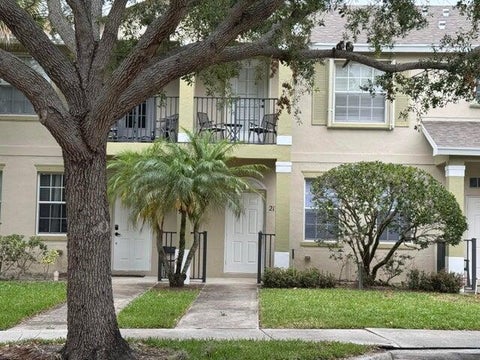 Photo of 2131 SE Destin Drive, Port Saint Lucie, FL 34952 (MLS # B26044375)