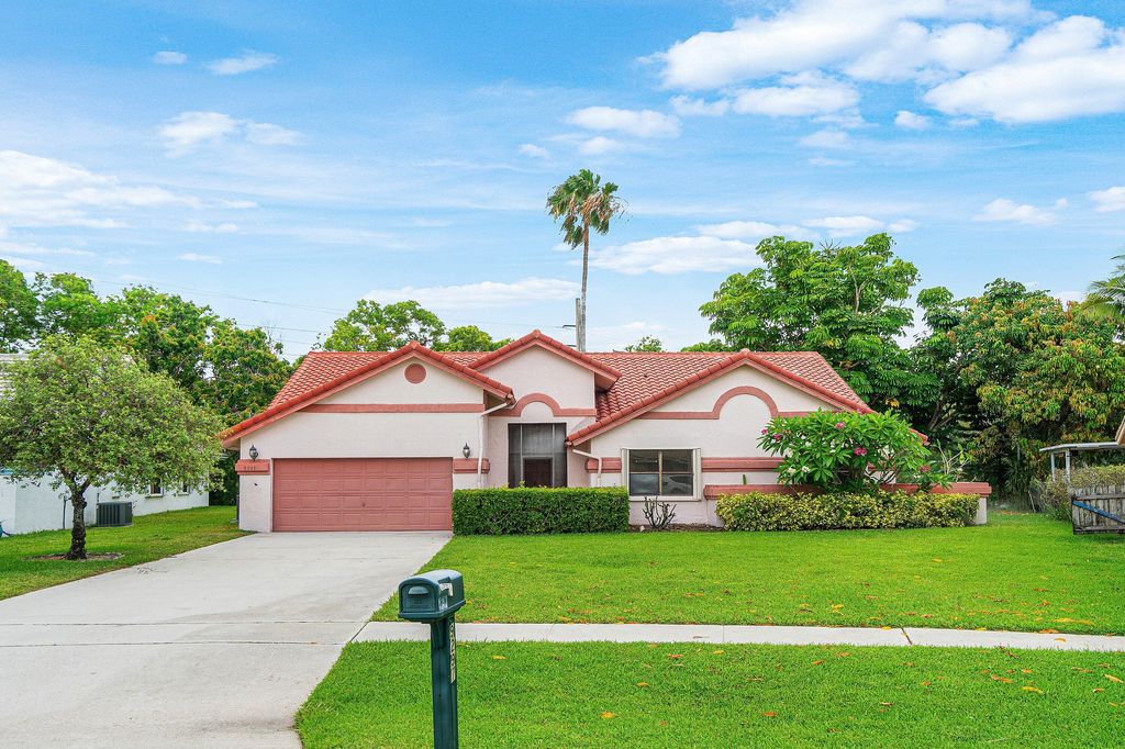 Photo of 9297 Laurel Green Drive, Boynton Beach, FL 33437 (MLS # B26034477)