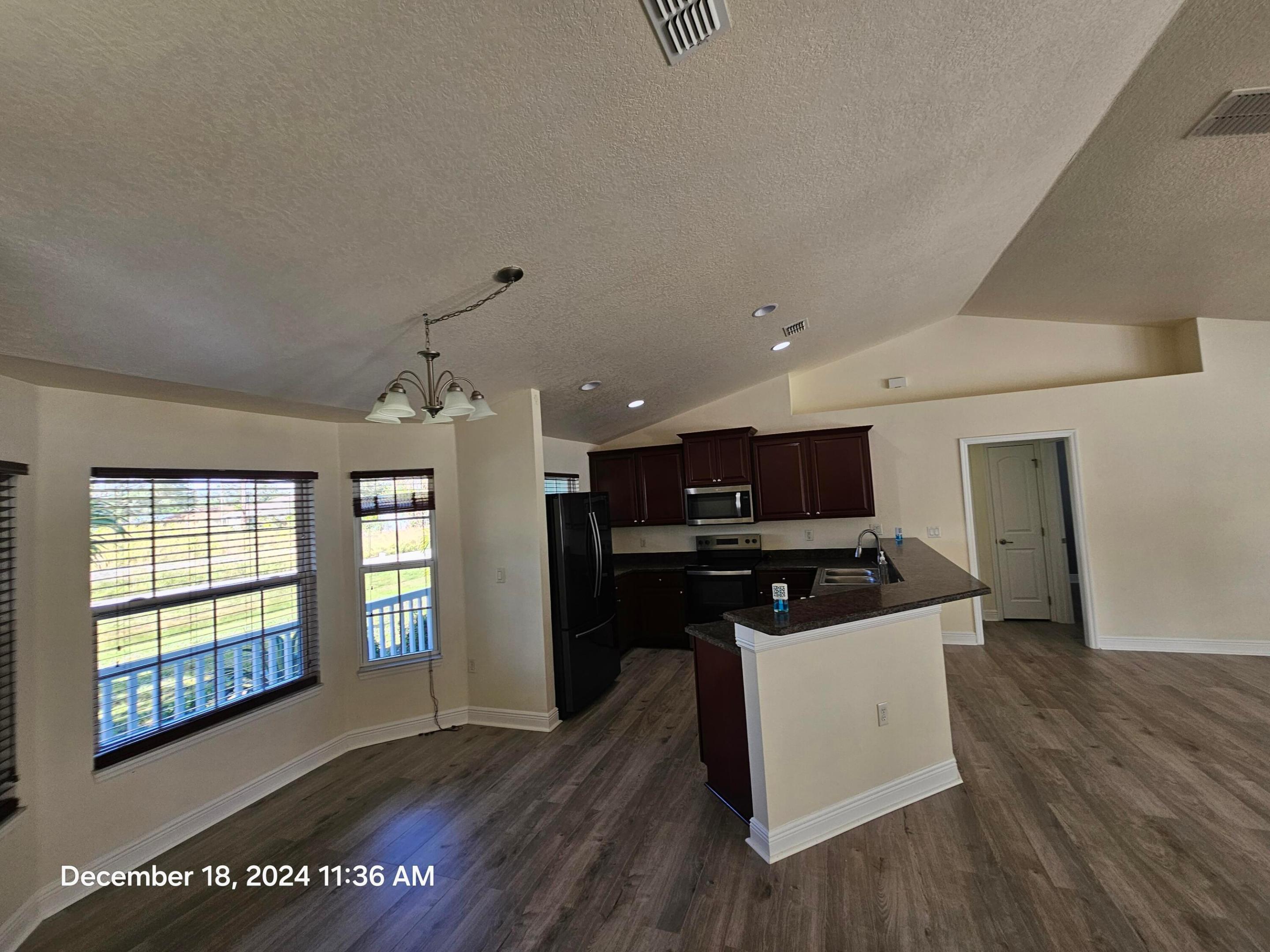 PORT ST LUCIE SECTION 27 - Residential Lease