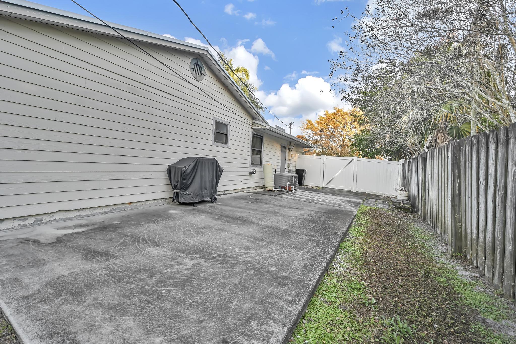 PORT ST LUCIE SECTION 27 - Residential