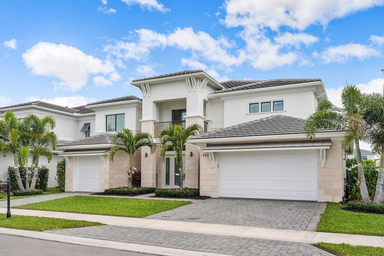 ROYAL PALM POLO - Residential