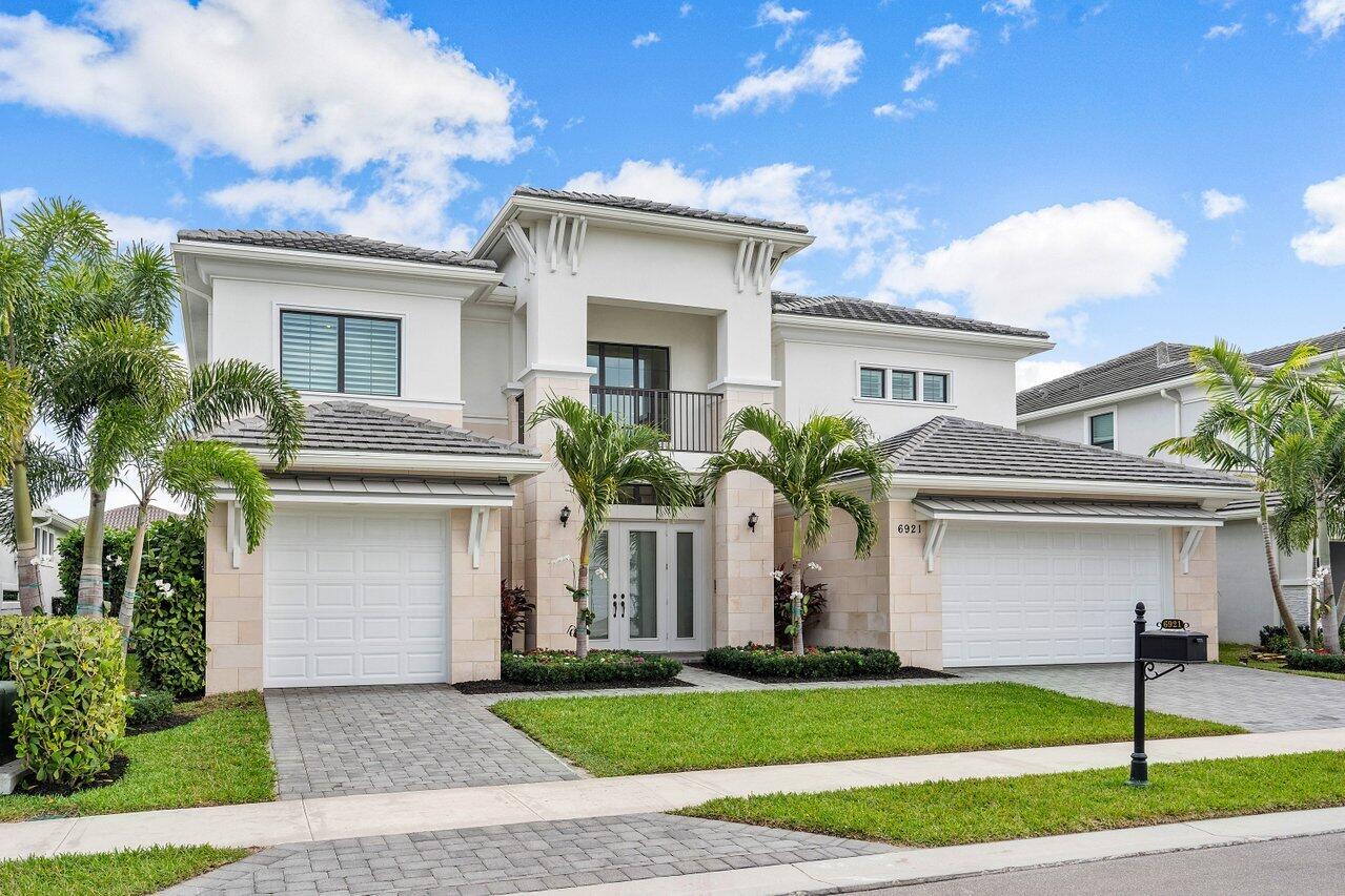 ROYAL PALM POLO - Residential