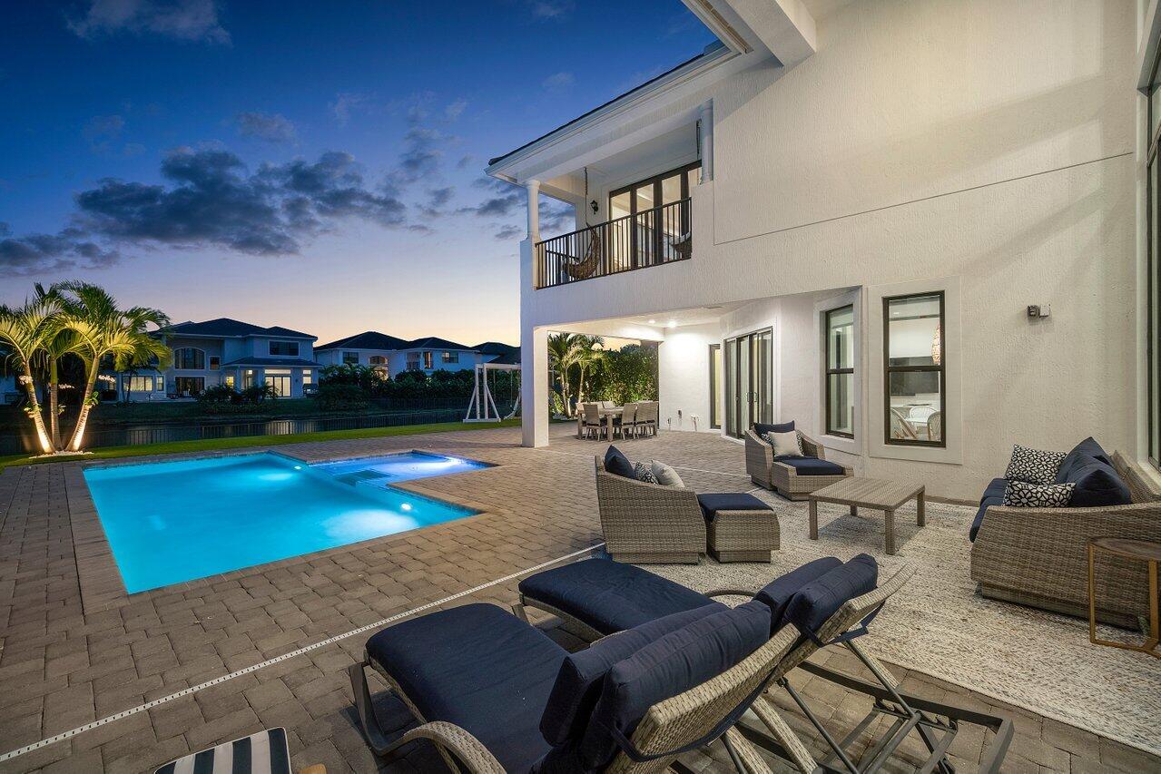 ROYAL PALM POLO - Residential
