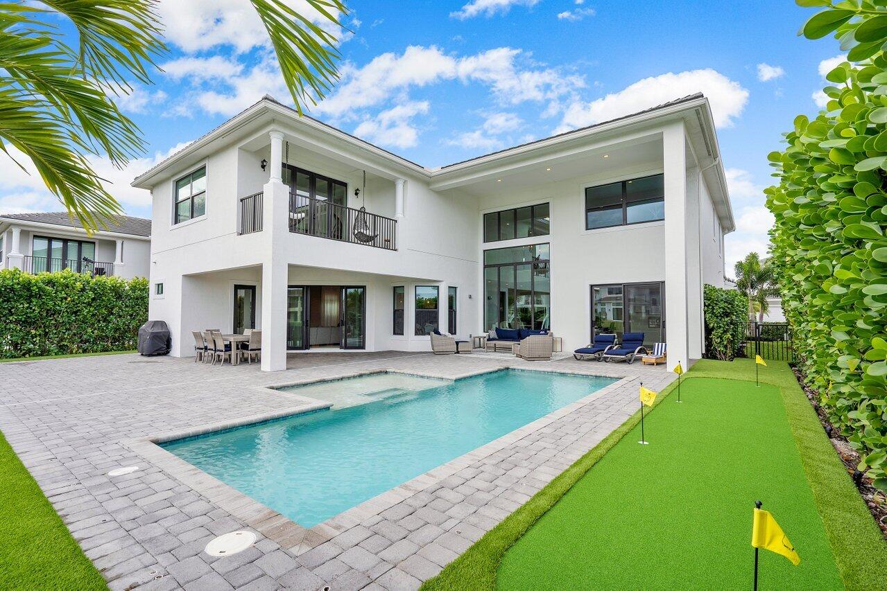 ROYAL PALM POLO - Residential