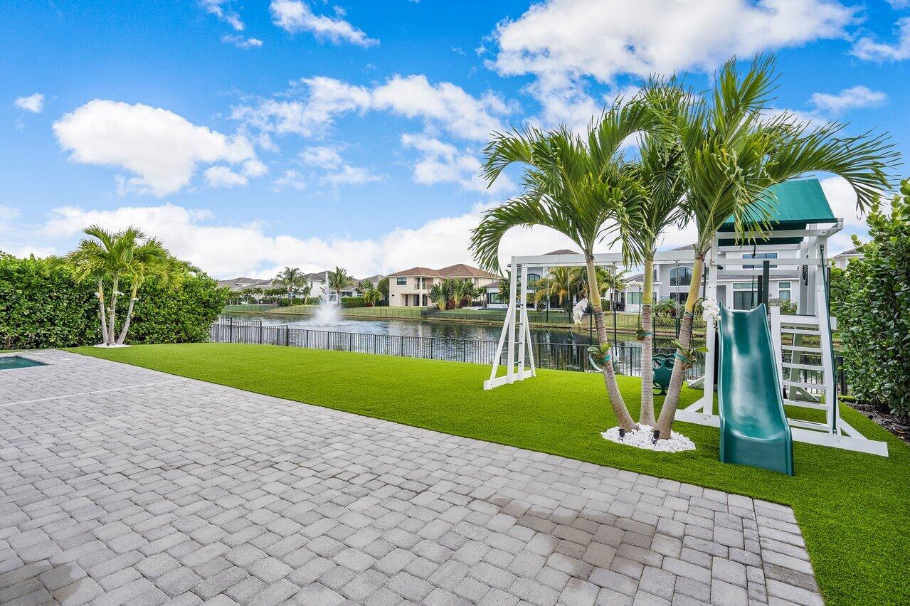 ROYAL PALM POLO - Residential
