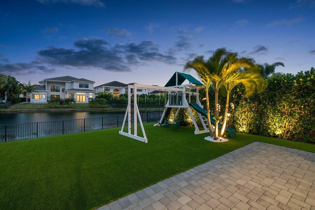 ROYAL PALM POLO - Residential