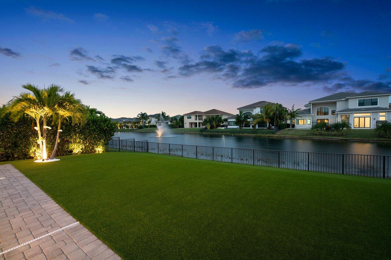 ROYAL PALM POLO - Residential