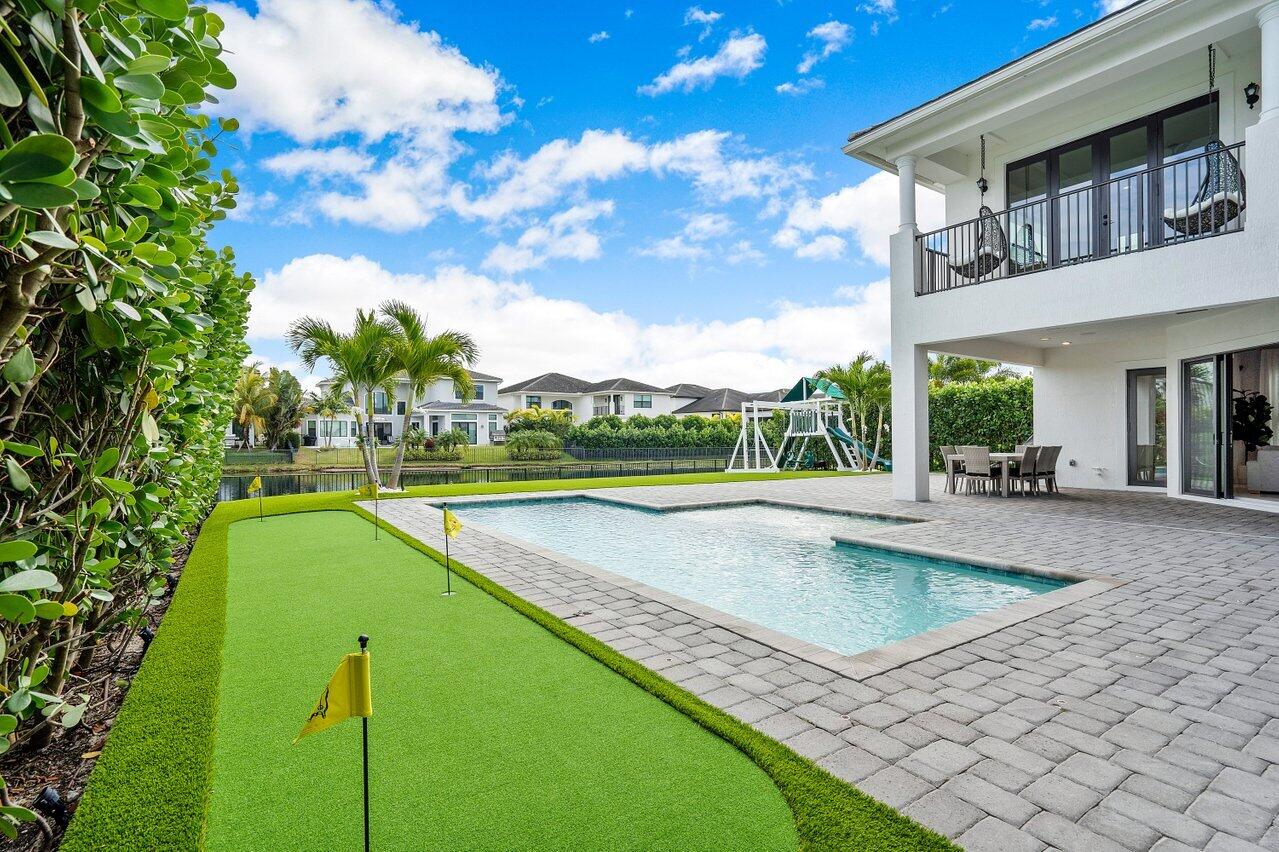 ROYAL PALM POLO - Residential