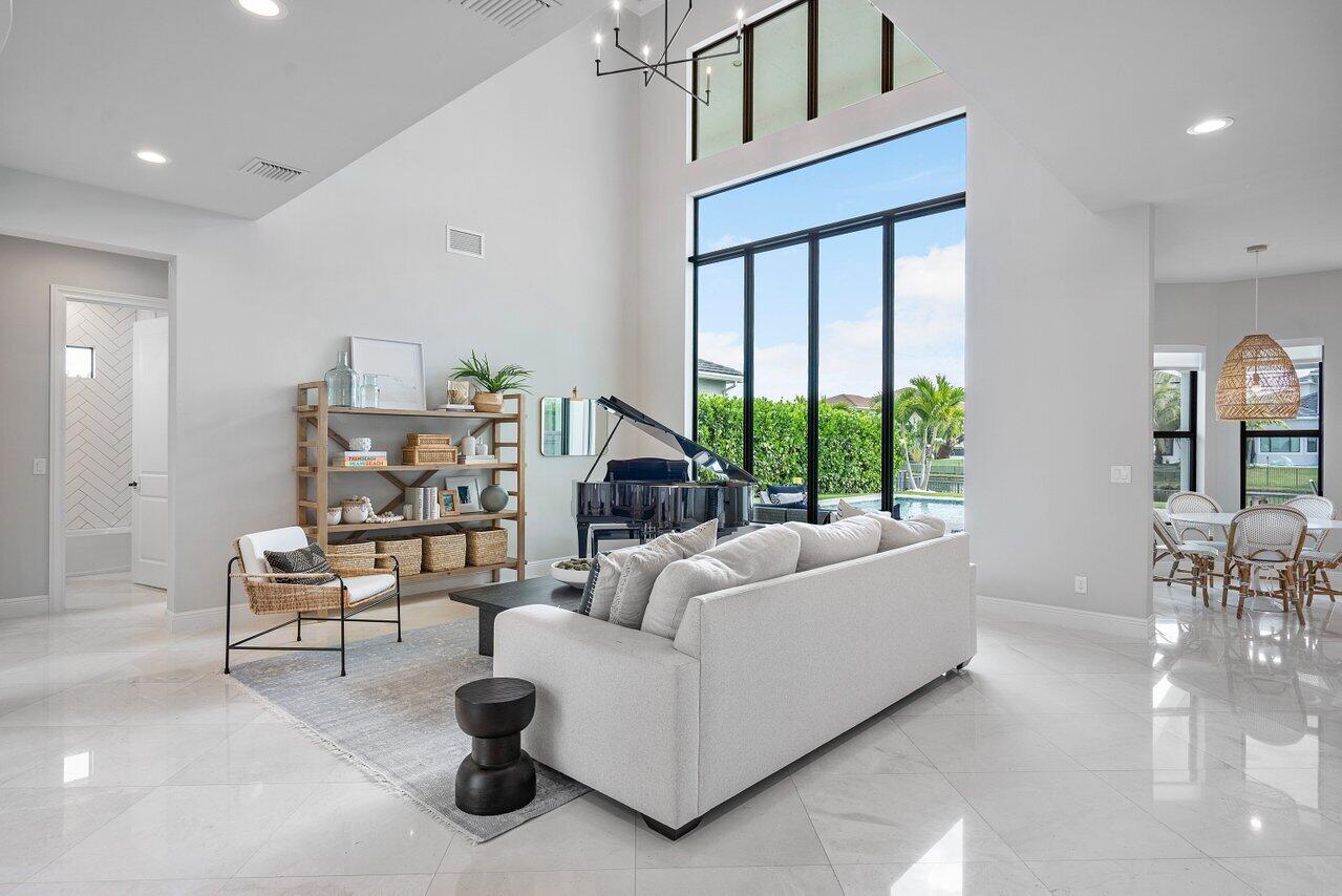 ROYAL PALM POLO - Residential