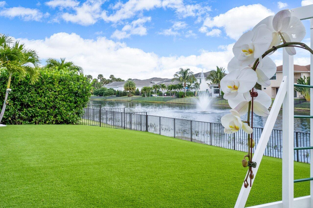 ROYAL PALM POLO - Residential