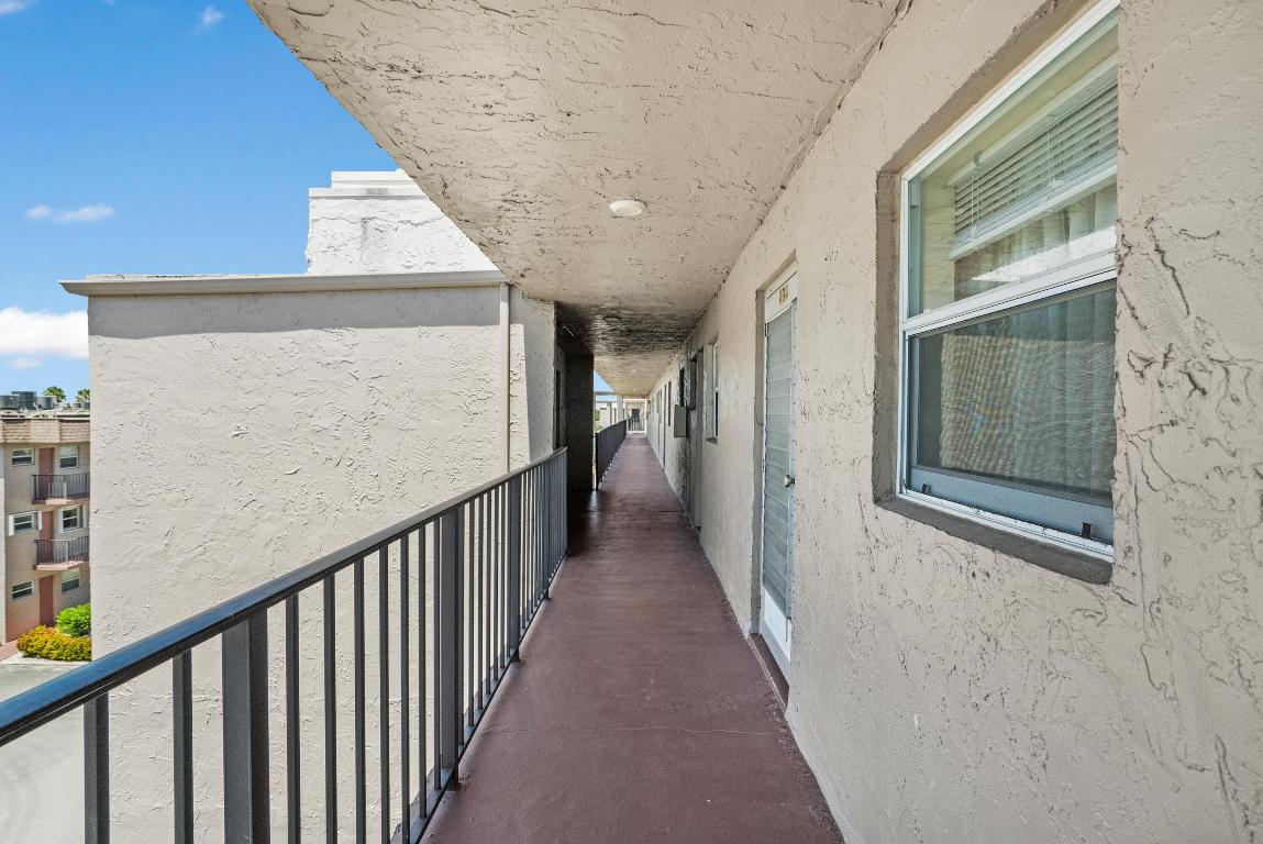 LAKESIDE VILLAGE CONDO 10 - Residential