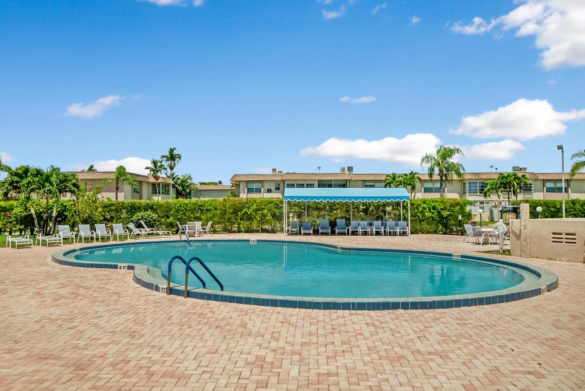 LAKESIDE VILLAGE CONDO 10 - Residential