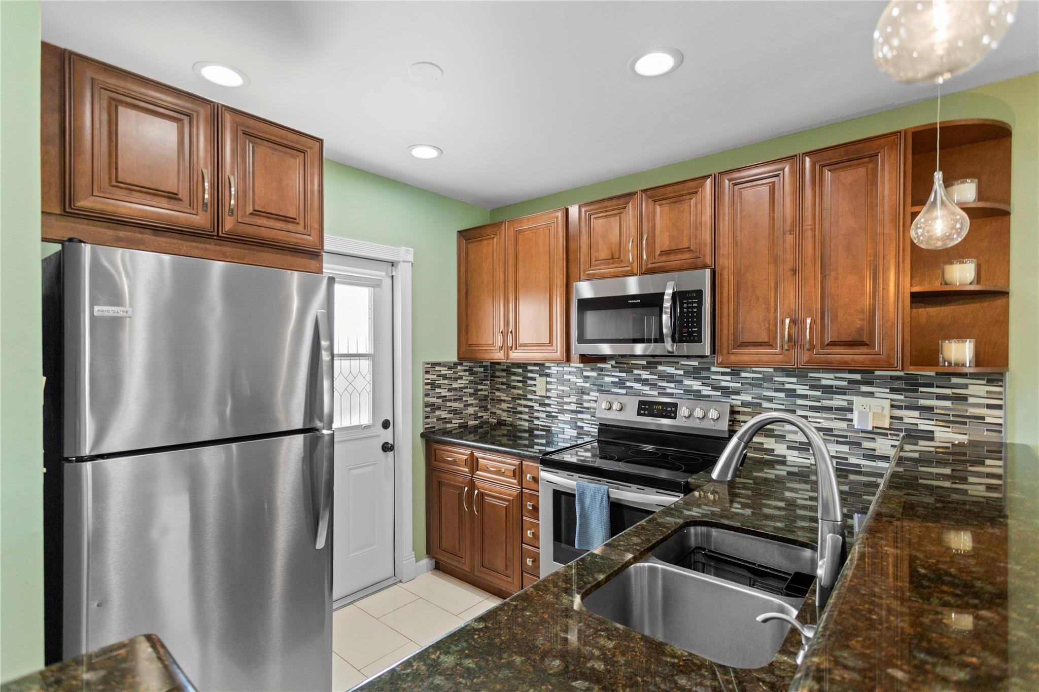 ROSE GARDENS CONDO - Residential