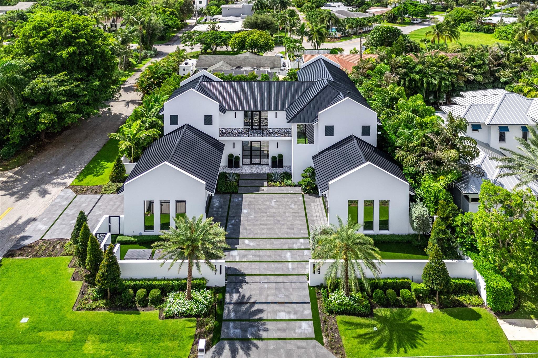 202 NW 7th St
