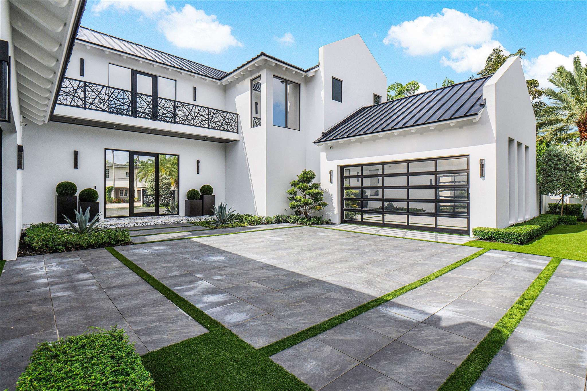 202 NW 7th St