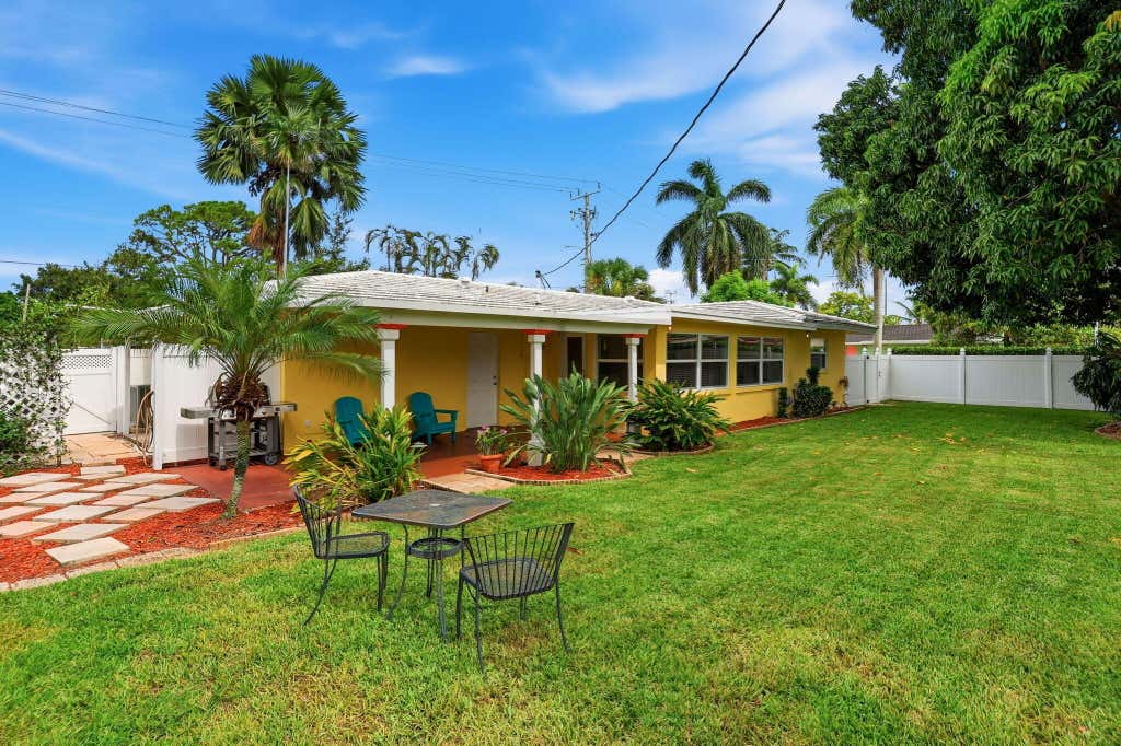 Photo of 499 SW 12TH Avenue, Boca Raton, FL 33486 (MLS # B26061725)