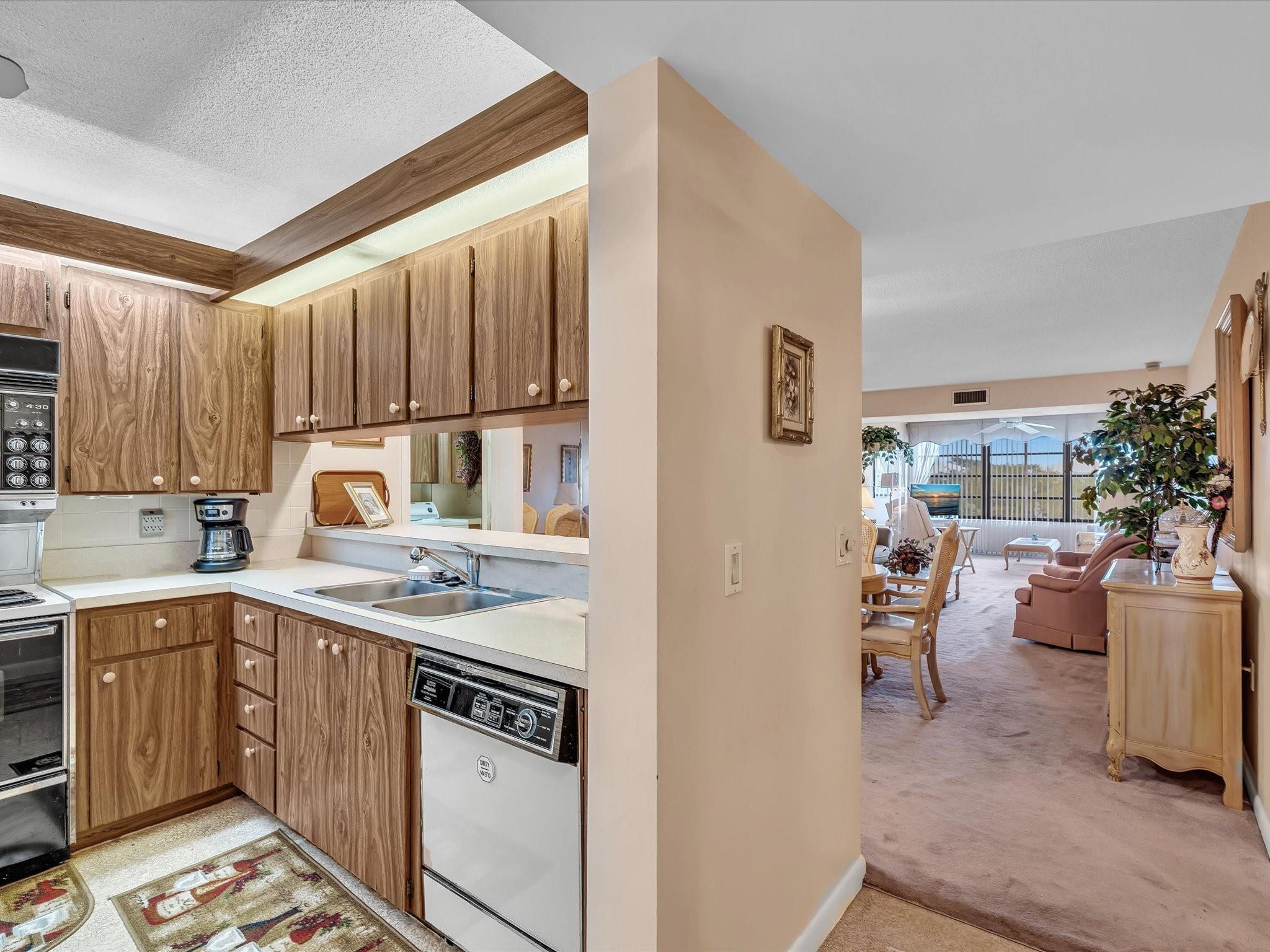 WHITEHALL CONDO AT CAMINO - Residential Lease