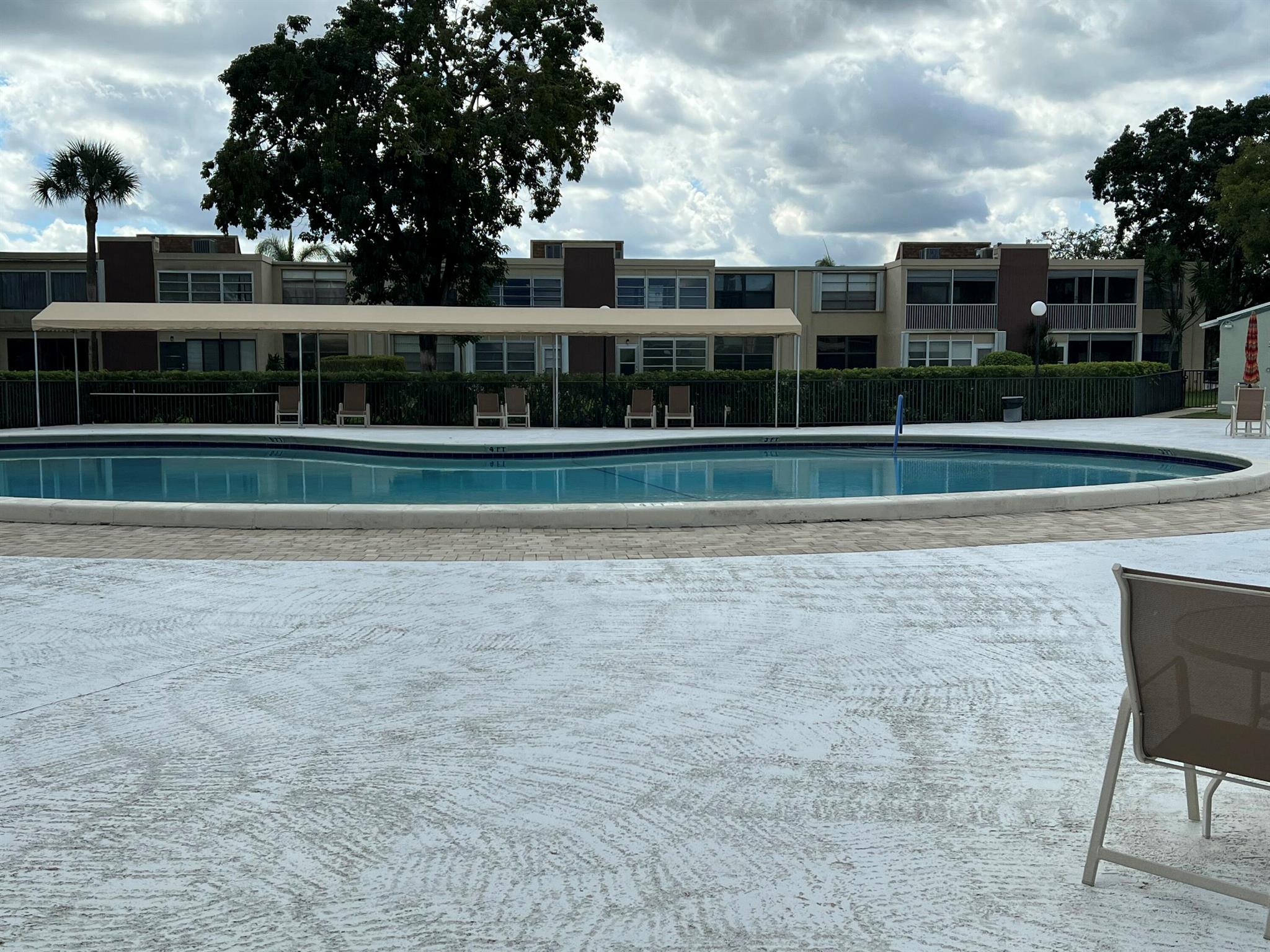 38 OF PALM SPRINGS 3 COND - Residential Lease