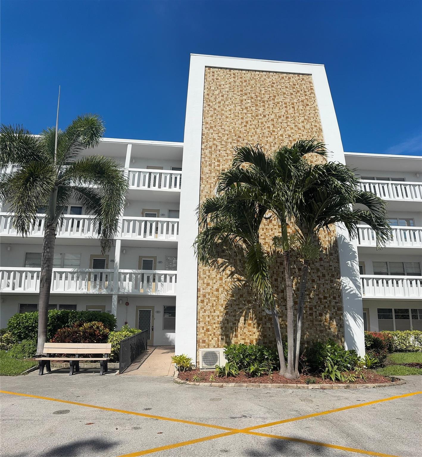 WATER VIEW CONDO. LOCATED ON THE FIRST FLOOR. FANTASTIC LOCATION A FEW STEPS TO THE CLUBHOUSE. PARKING SPACE: HANDICAP/ADA ACCESSIBLE PARKING SPOT WITHIN A FEW STEPS FROM THE FRONT DOOR. ONE BEDROOM AND 1.5 BATHROOM. BIG ENCLOSED FLORIDA ROOM WITH MURPHY BED TO GIVE YOU EXTRA ROOM. TILE THROUGHOUT THE APARTMENT. NEW ELECTRIC PANEL. NEW TOILET HAS BEEN INSTALLED RECENTLY. UNIT IS VERY CLEAN AND READY TO MOVE IN. WILL SELL UNFURNISHED EXCLUDING ALL WALL PAINTINGS. 3.5 MILES TO THE BEACH! CENTURY VILLAGE HAS SO MUCH TO OFFER; FREE TRANSPORTATION TO THE SHOPPING PLAZAS, TENNIS COURTS, FITNESS CLUB, INDOOR AND OUTDOOR SWIMMING POOLS. LOOKING FOR A 5-STAR RESORT? THIS IS THE PLACE FOR YOU!!!