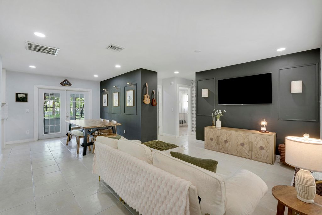 Photo of 14241 N 79th Ct Court N, Loxahatchee, FL 33470 (MLS # B26011958)